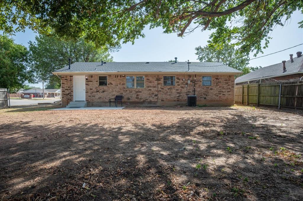 1209 Lawton