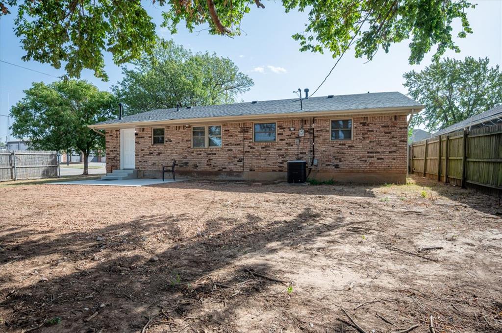 1209 Lawton