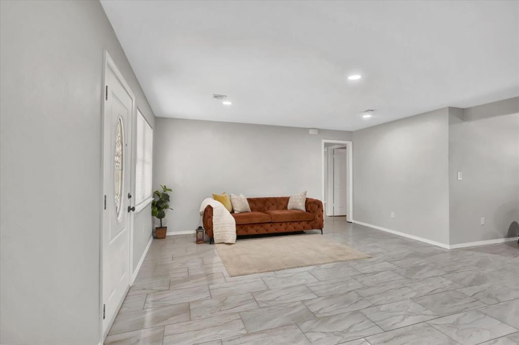 1209 Lawton