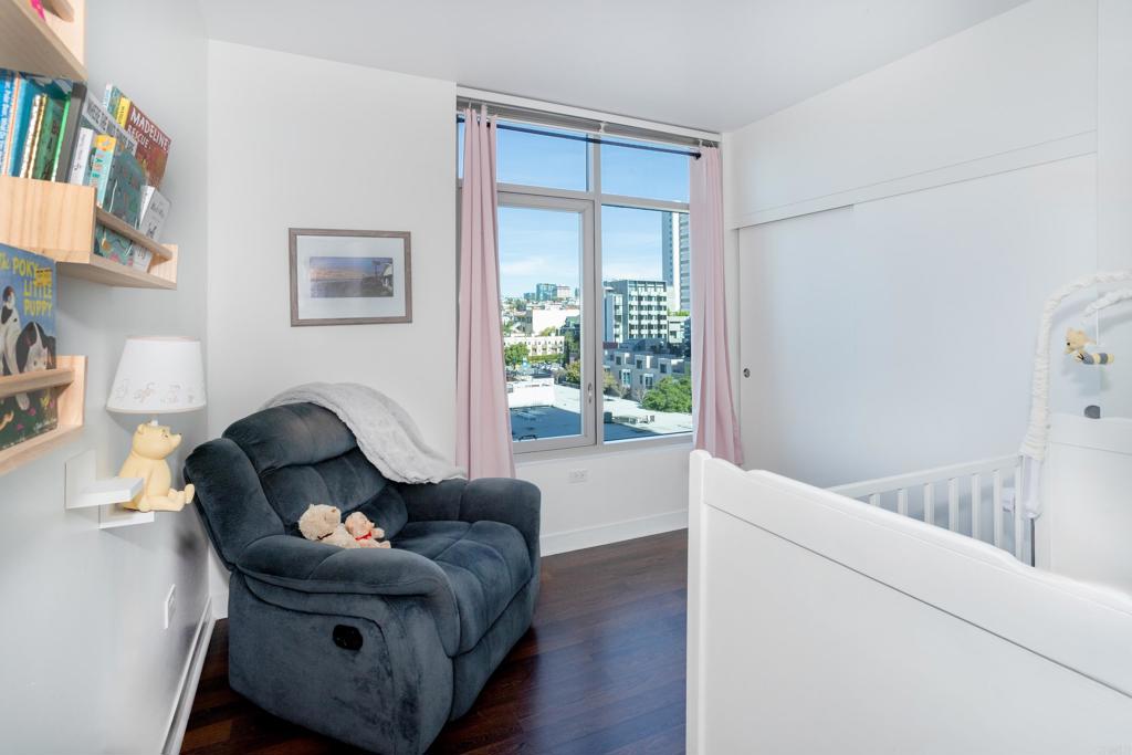 425 W Beech Street 856
