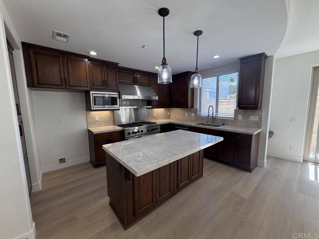 251 N Rios Avenue