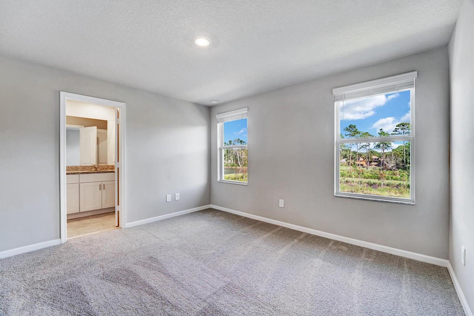 5748 SE Edgewater Circle