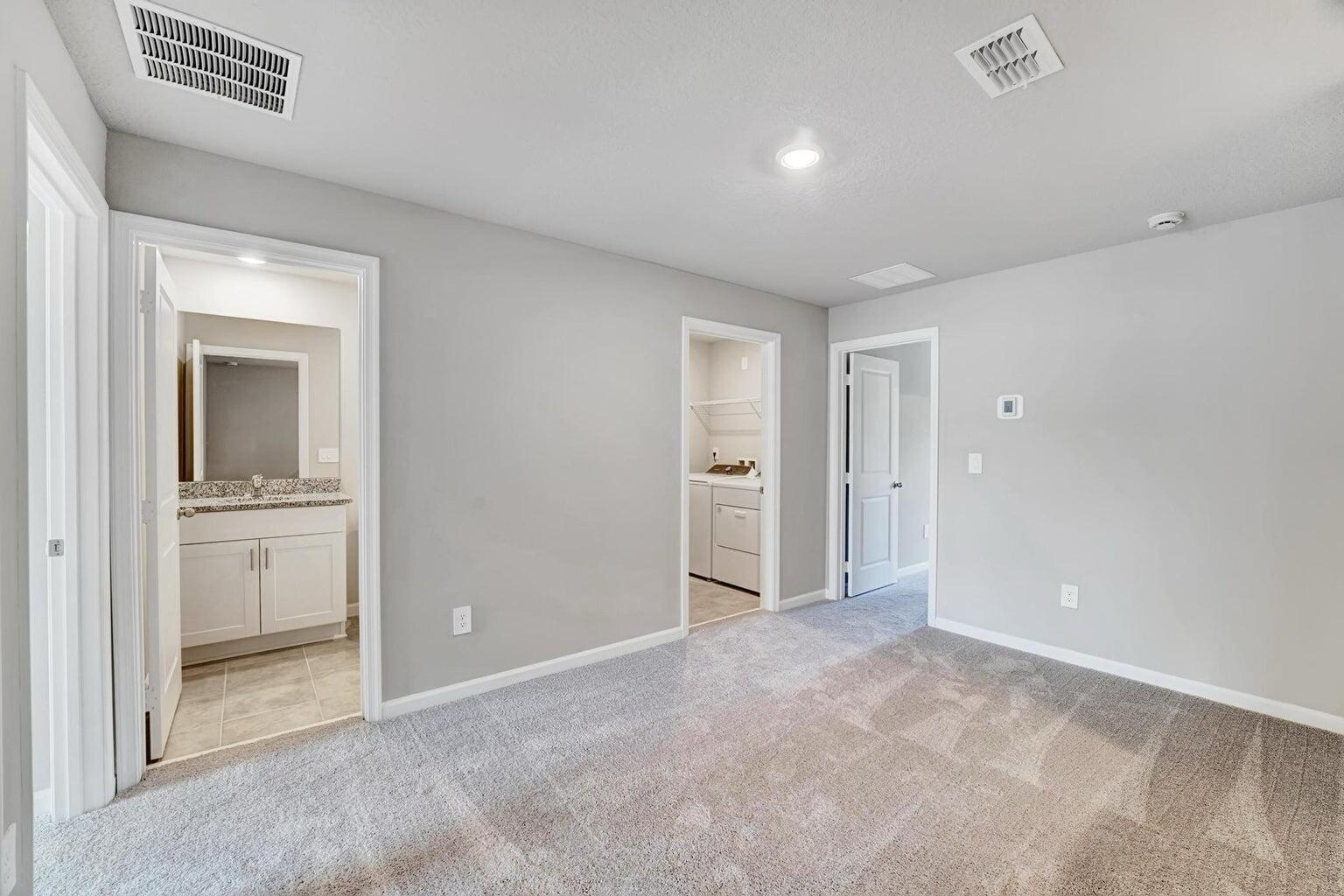 5748 SE Edgewater Circle