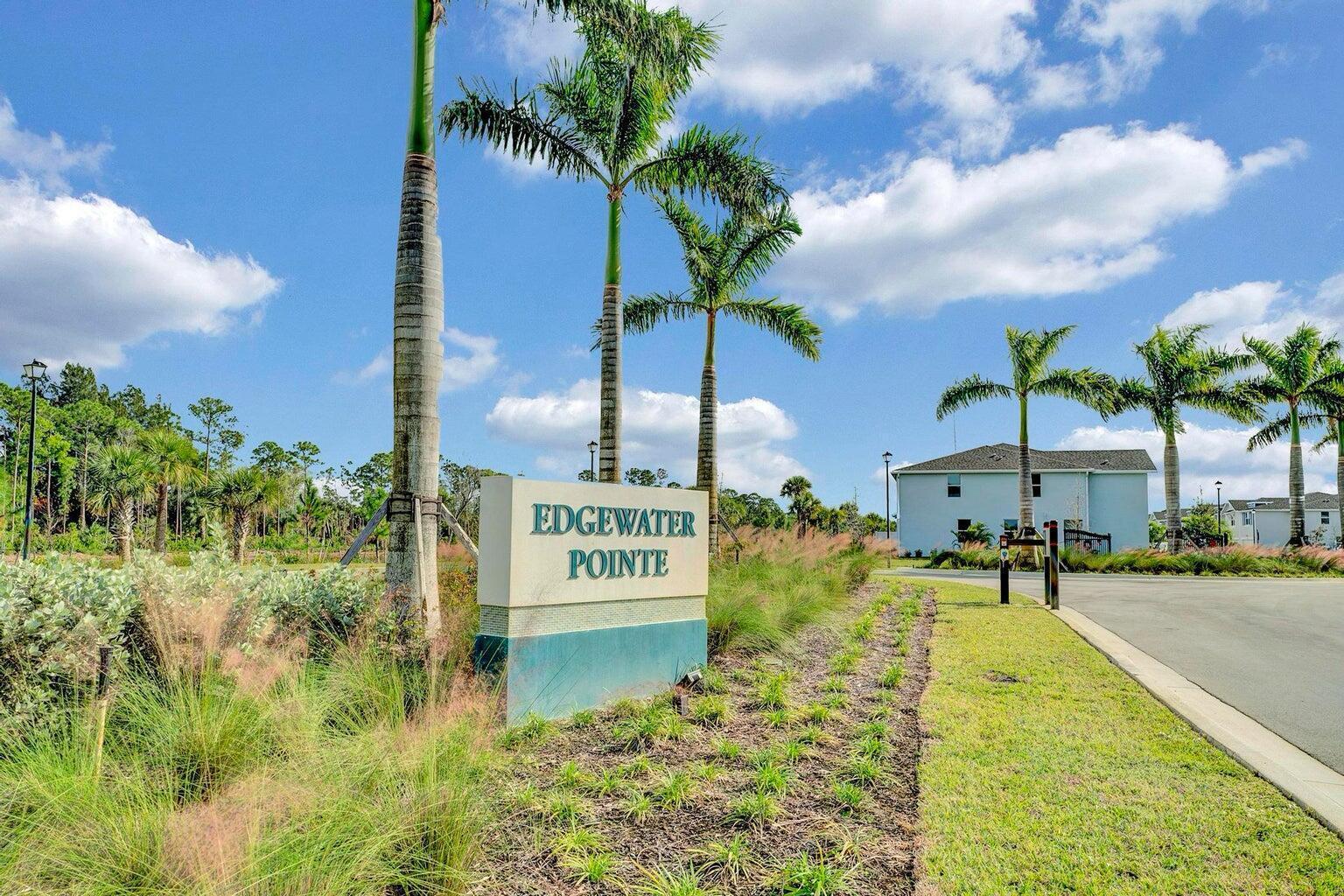 5748 SE Edgewater Circle