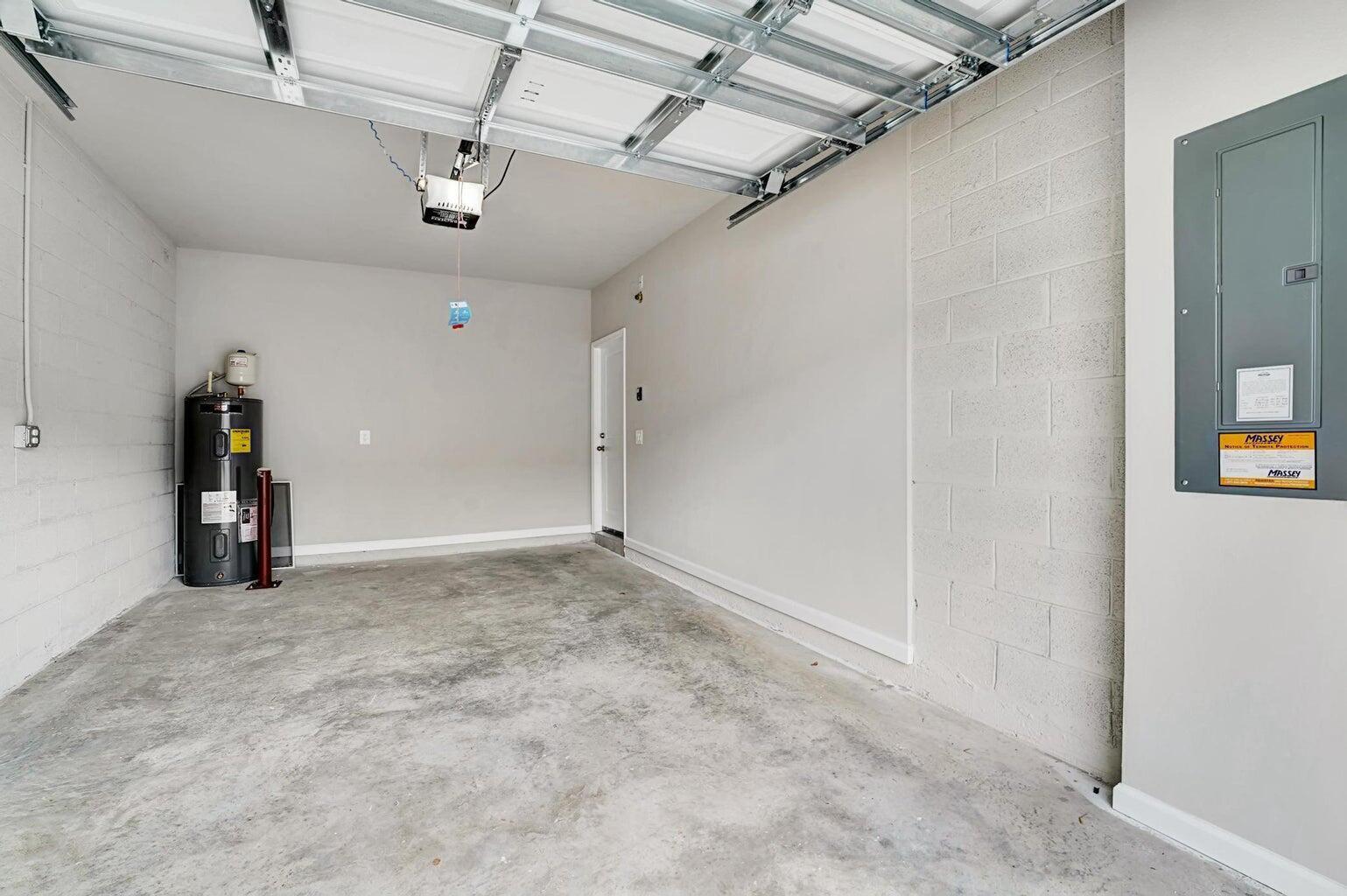 5748 SE Edgewater Circle