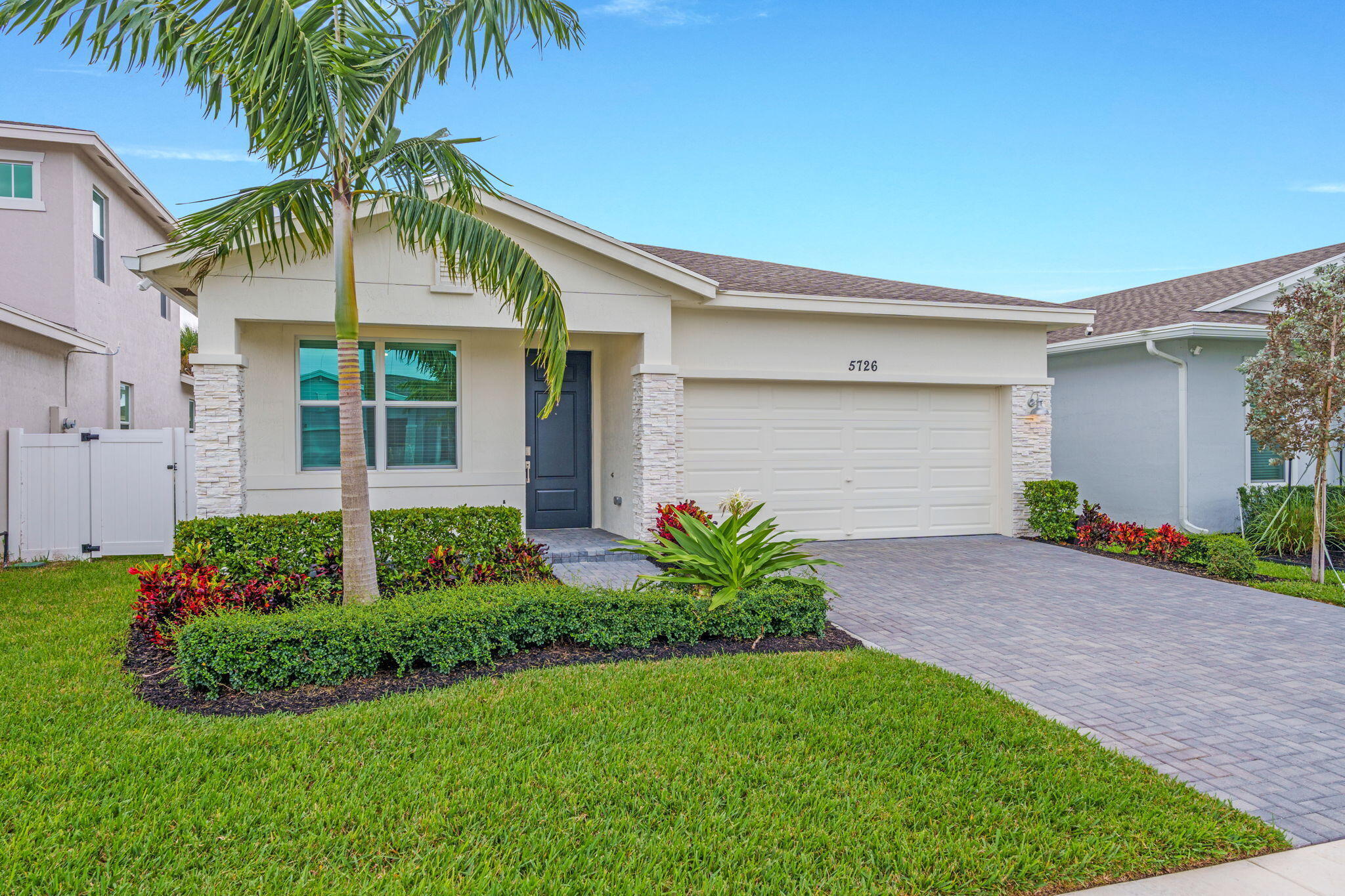 5726 Graceful Way