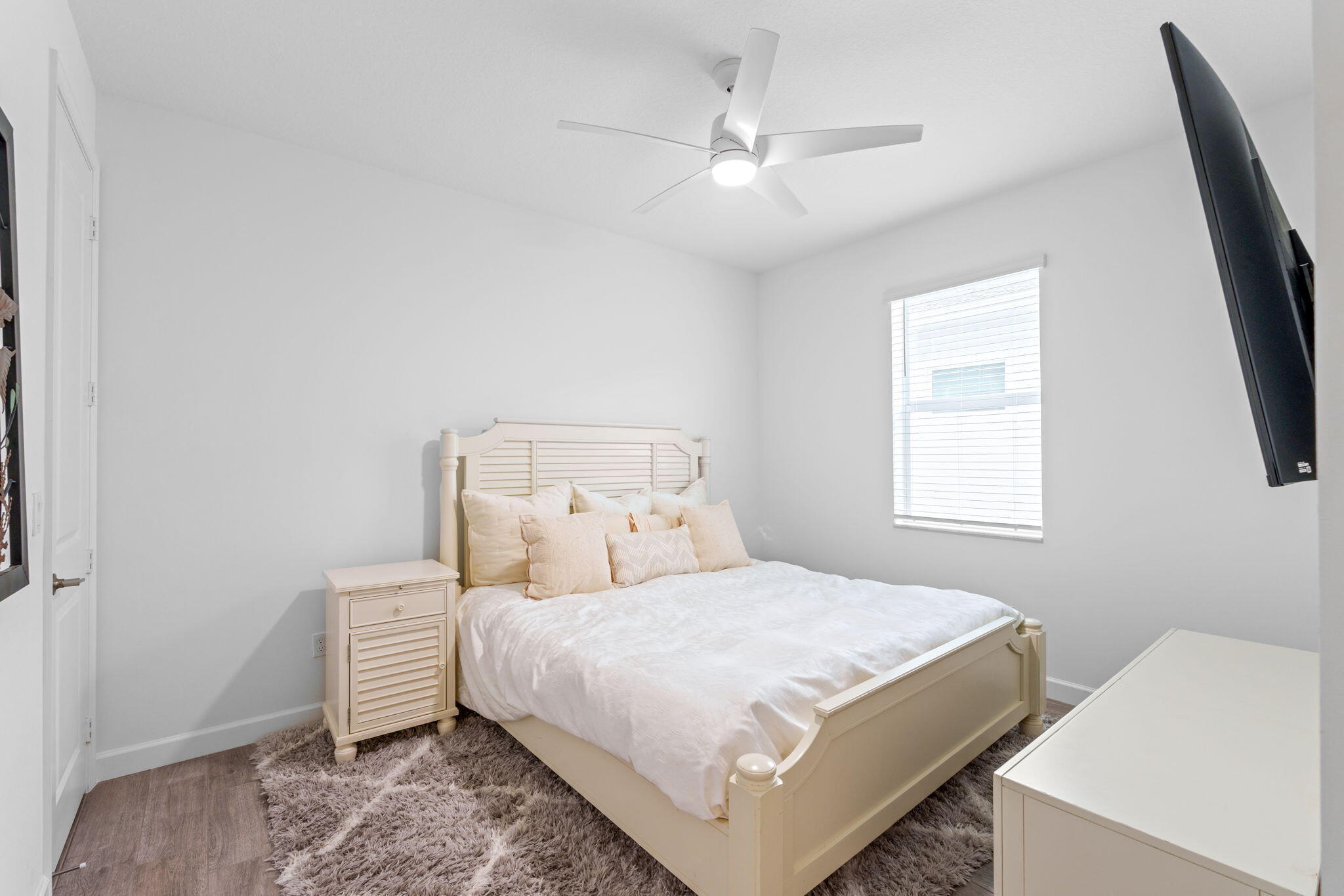 5726 Graceful Way