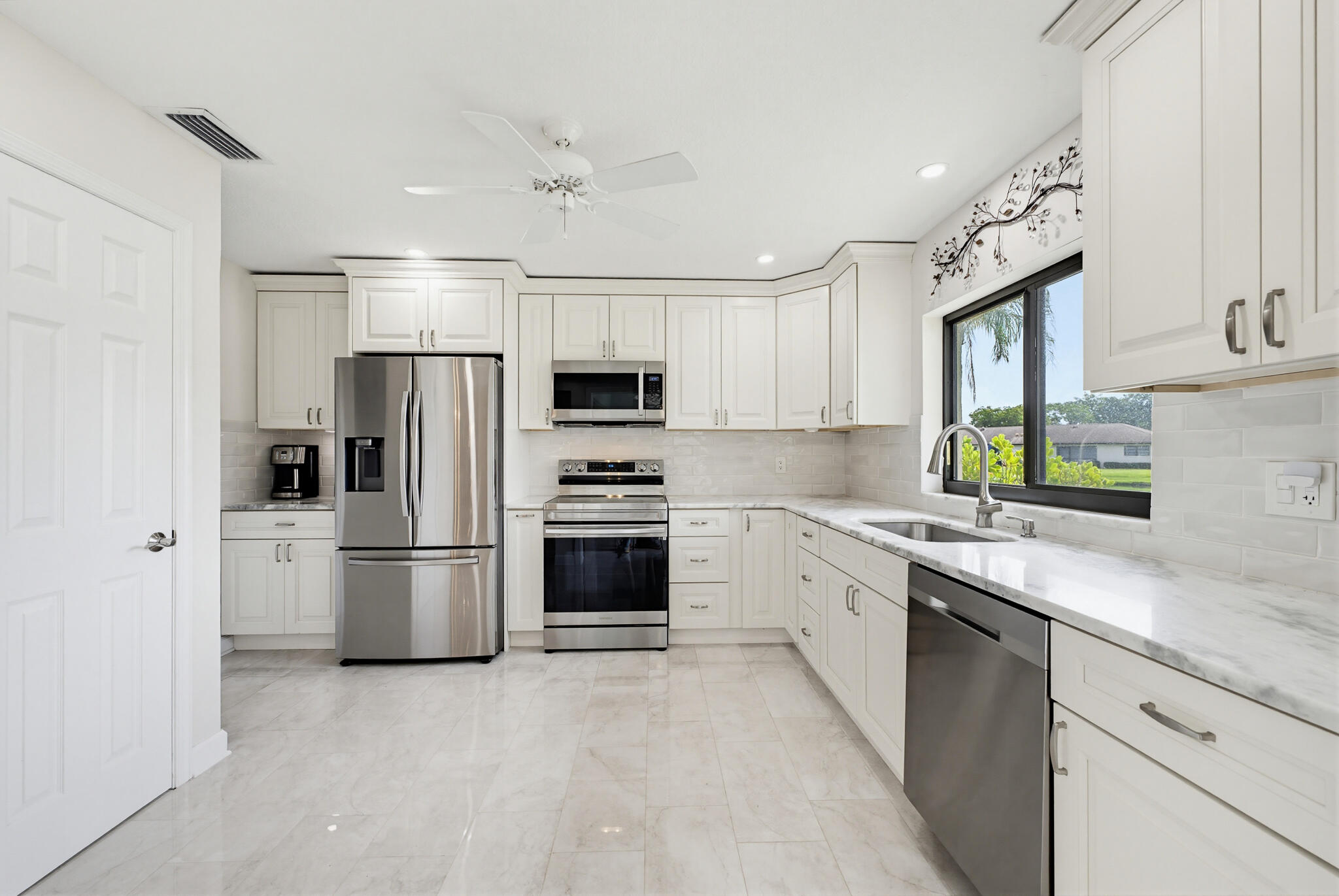 4854 Equestrian Circle Apt B