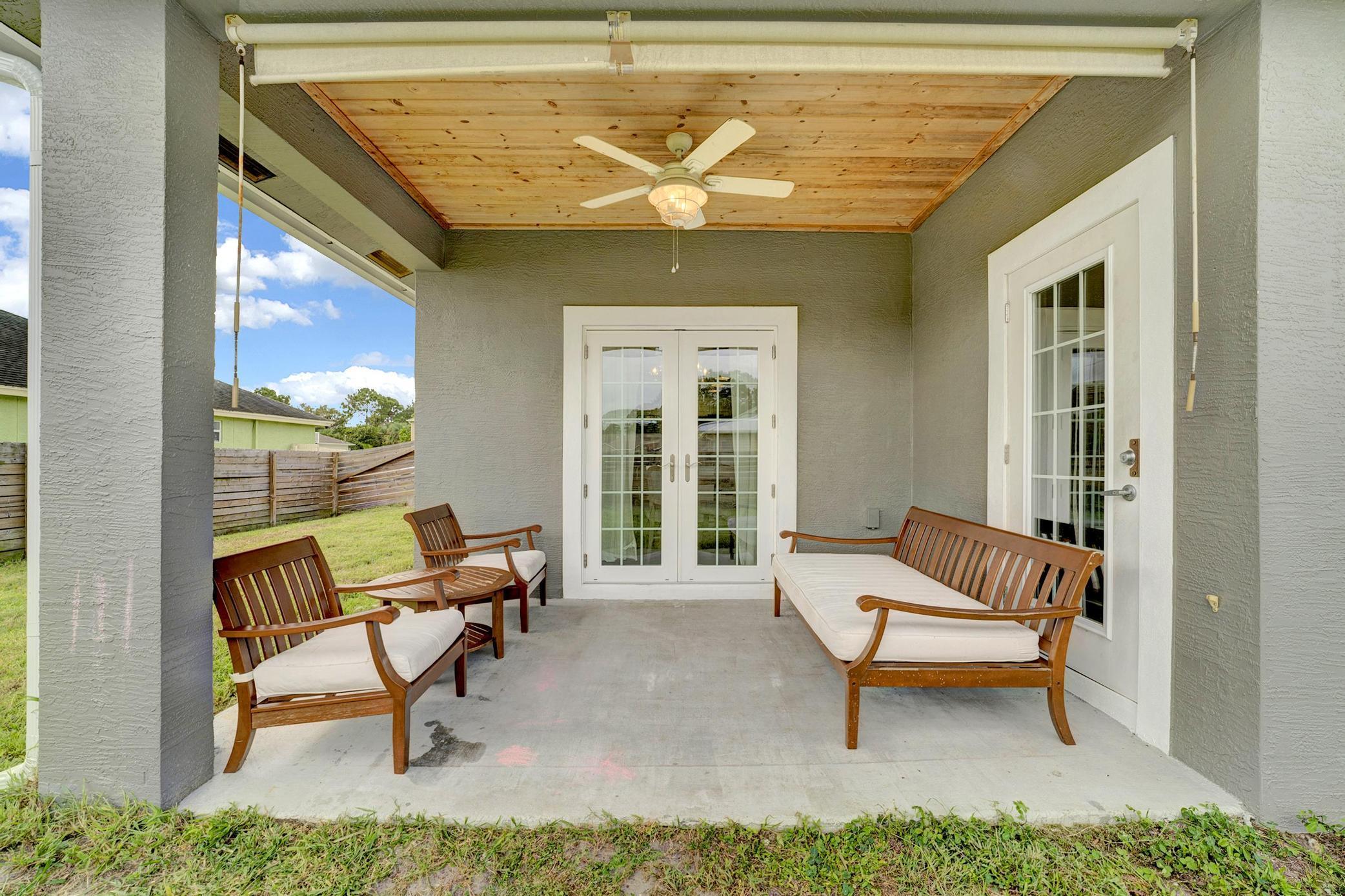 2001 SW Aguero Street, Port St. Lucie