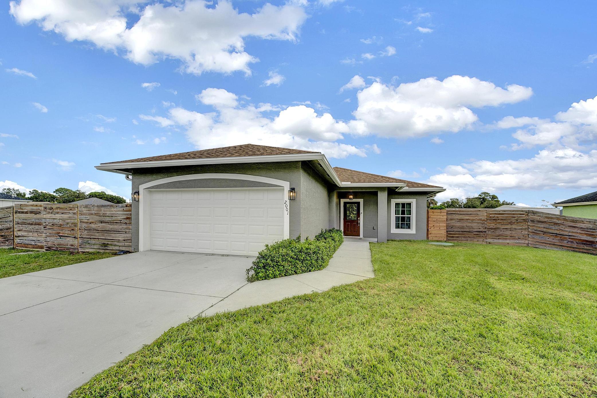 2001 SW Aguero Street, Port St. Lucie
