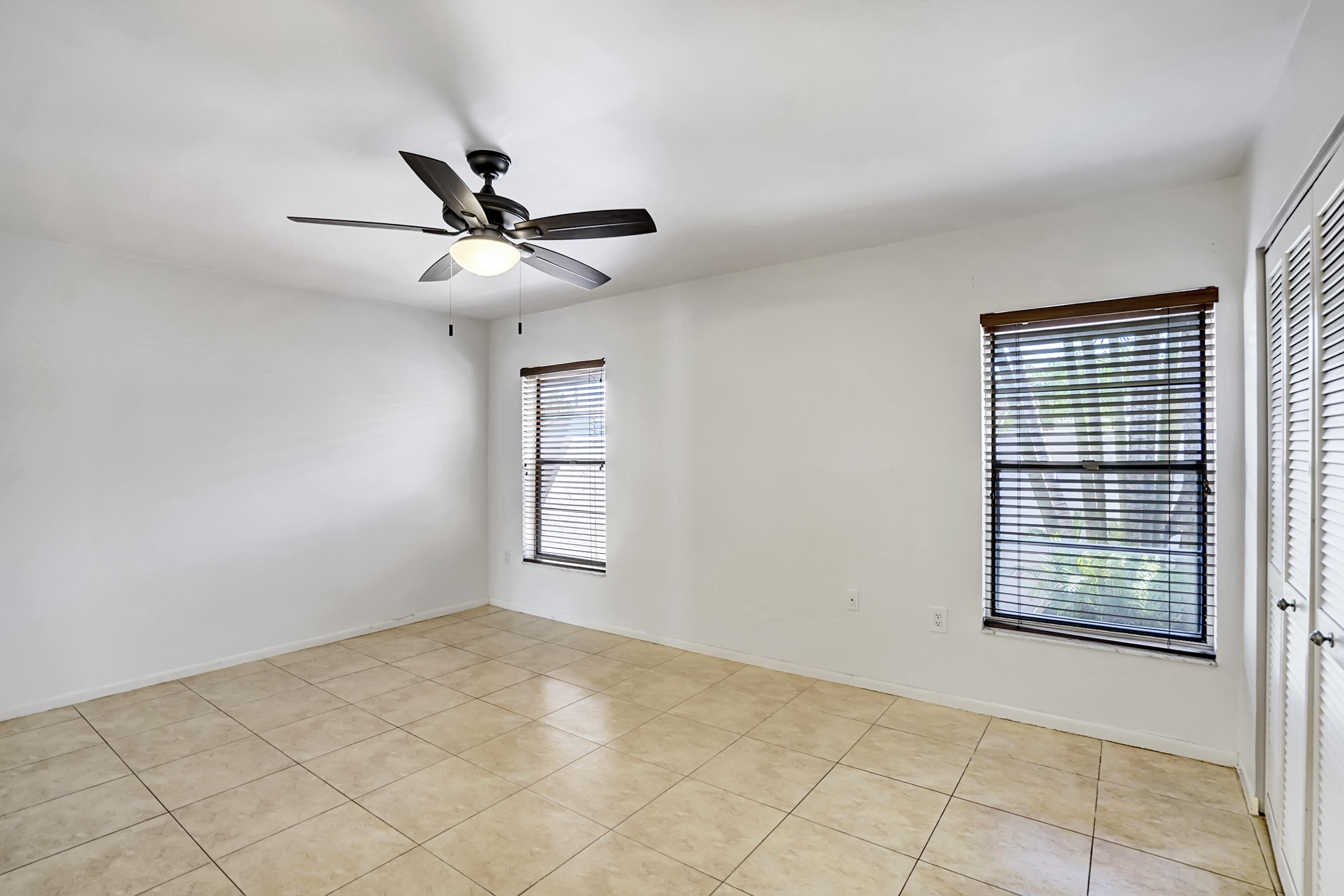 434 SW 27th Avenue