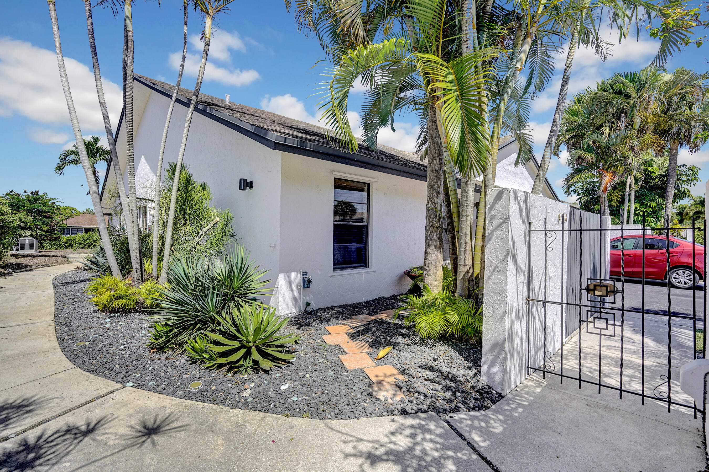 434 SW 27th Avenue