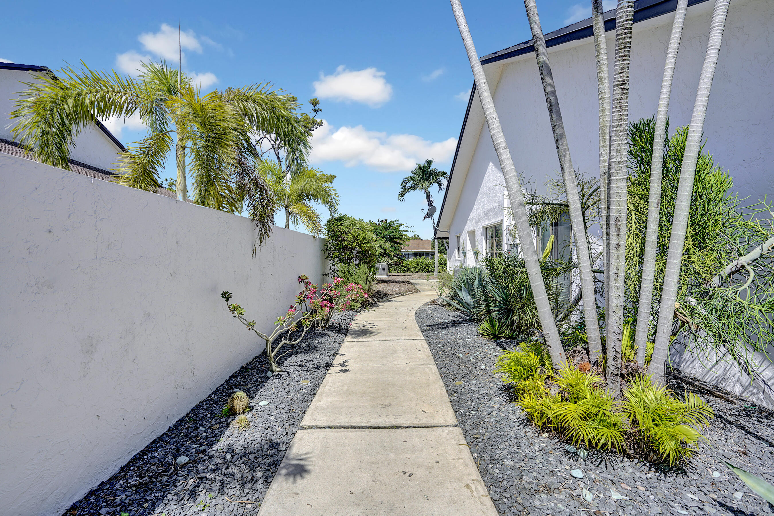 434 SW 27th Avenue