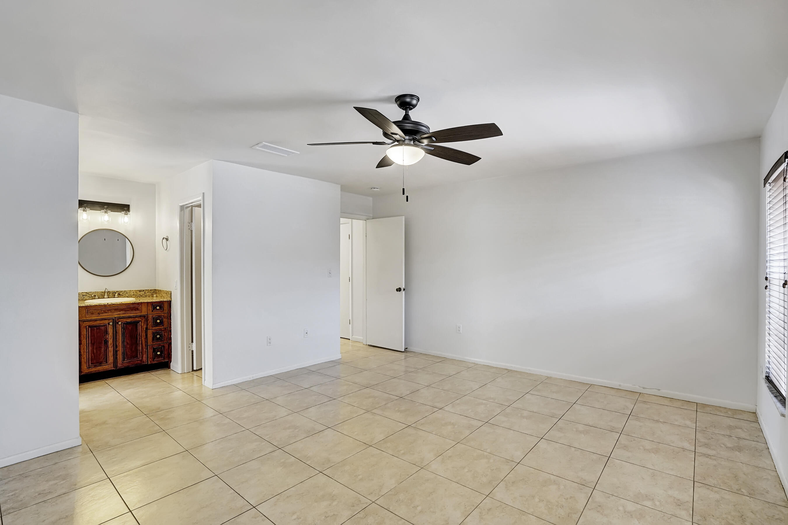 434 SW 27th Avenue