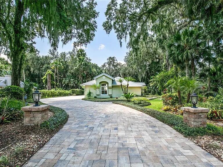 16720 Beauclaire Court