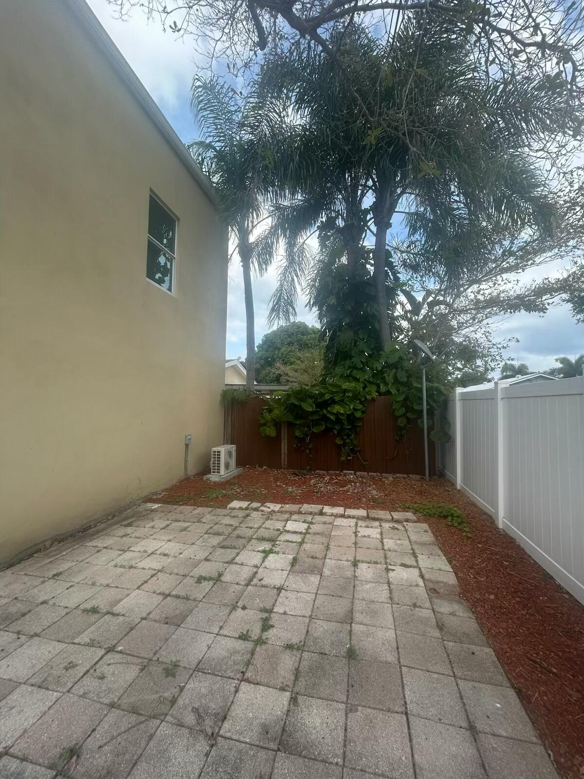 1880 Holman Drive