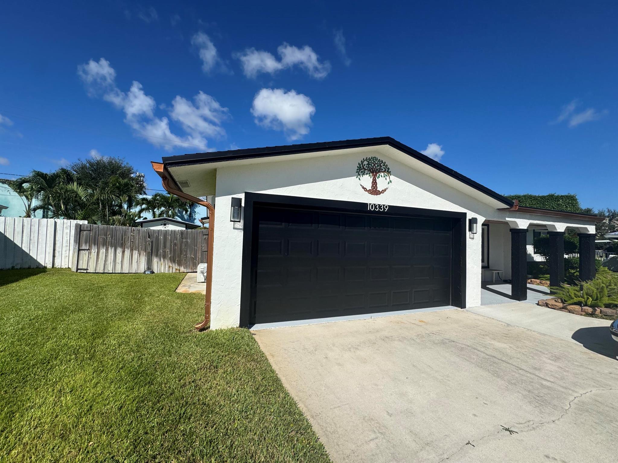 10339 Daphne Avenue