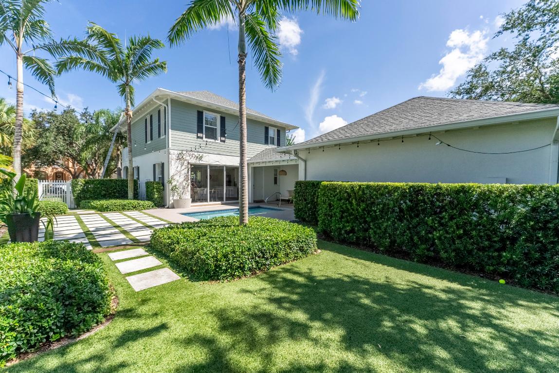 2632 E Community Drive