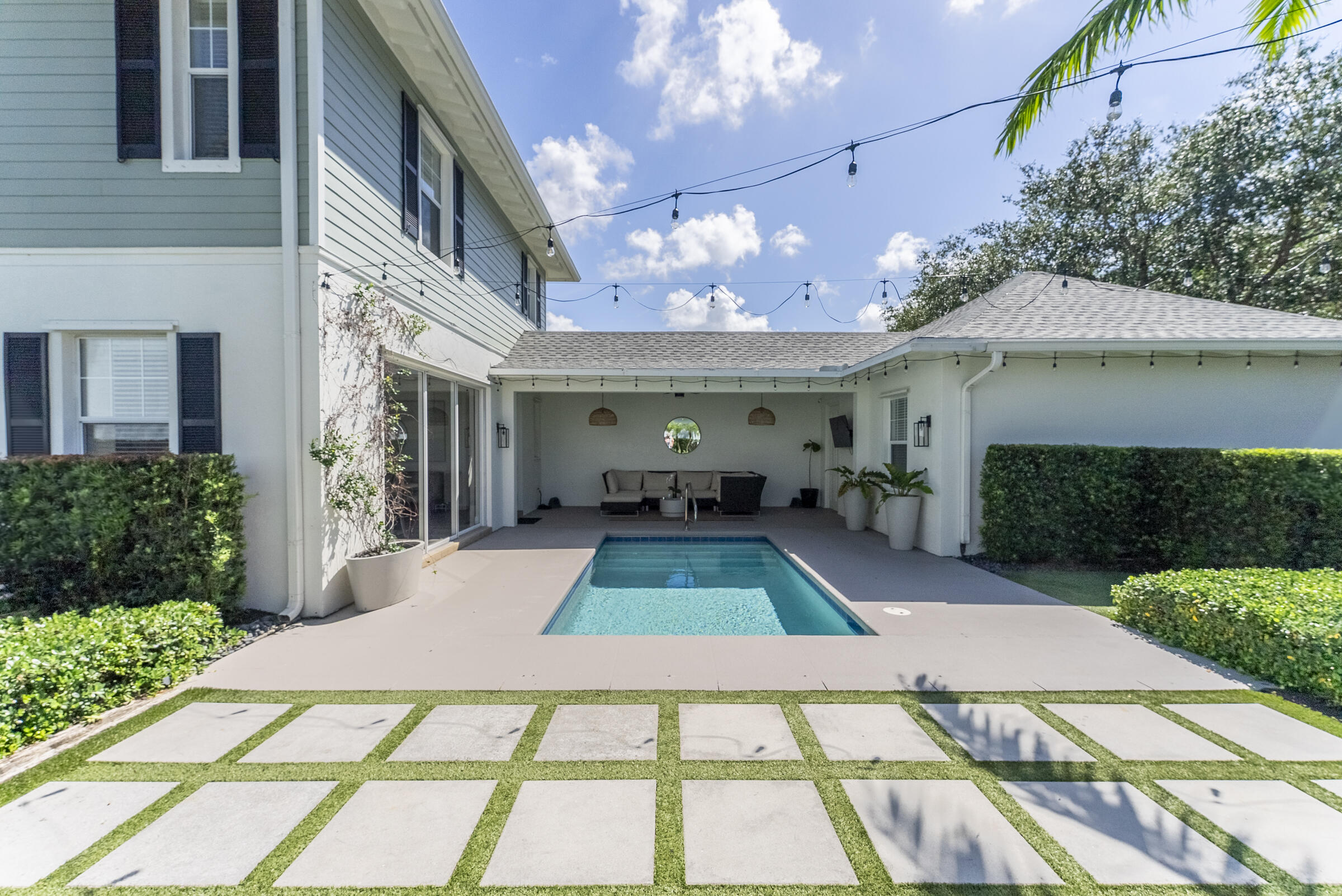 2632 E Community Drive