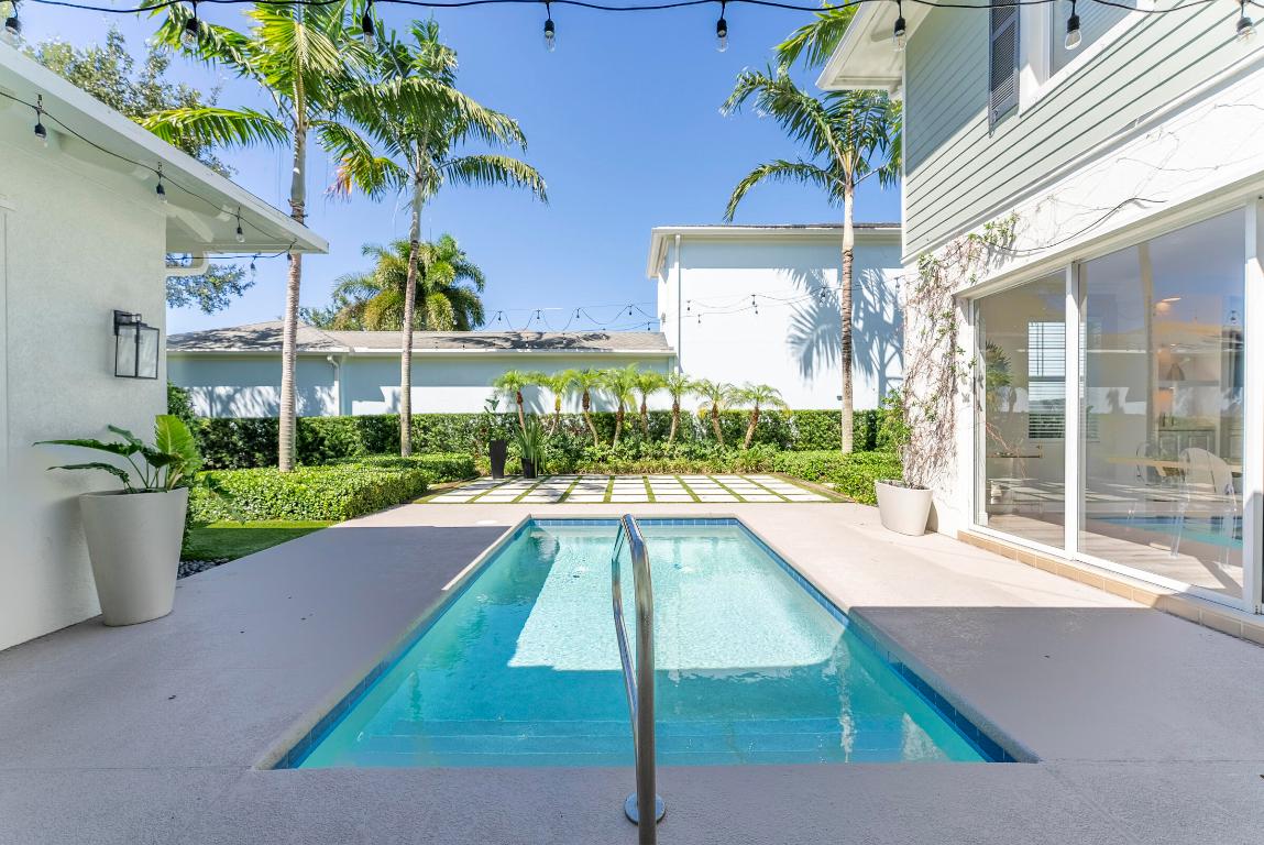 2632 E Community Drive