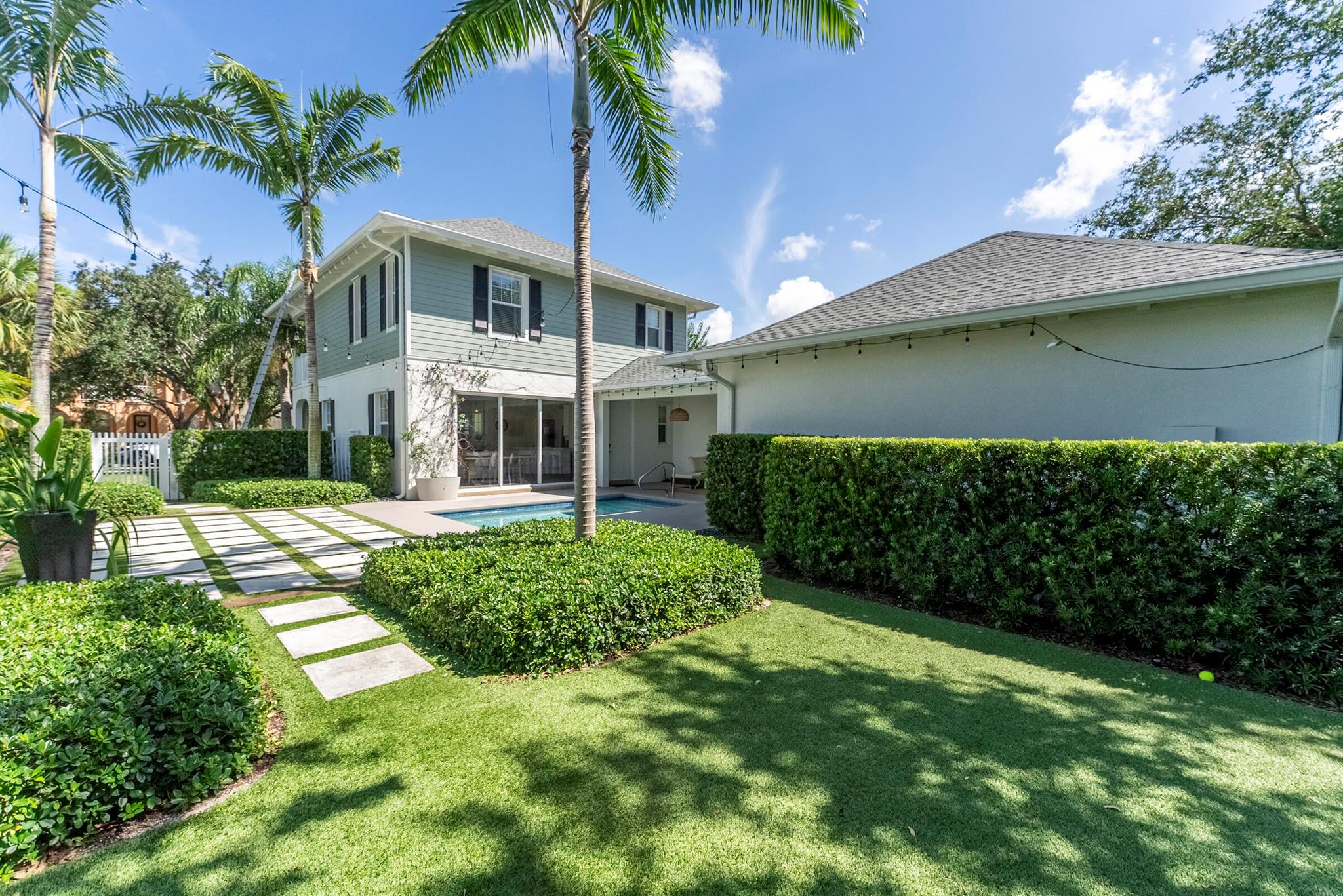 2632 E Community Drive