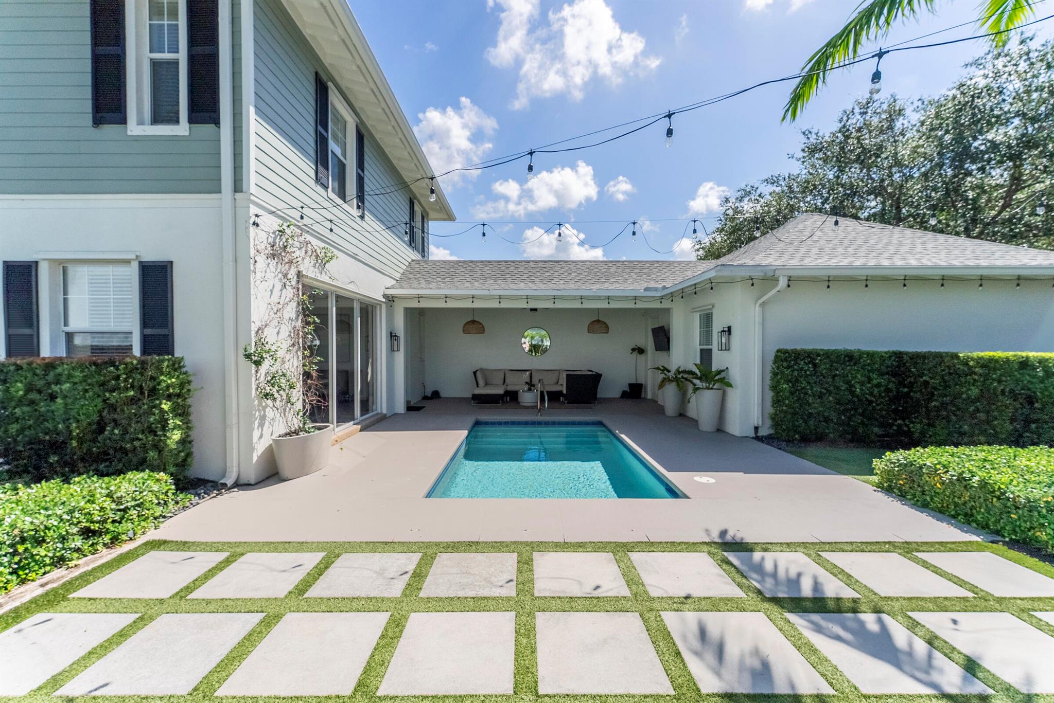 2632 E Community Drive