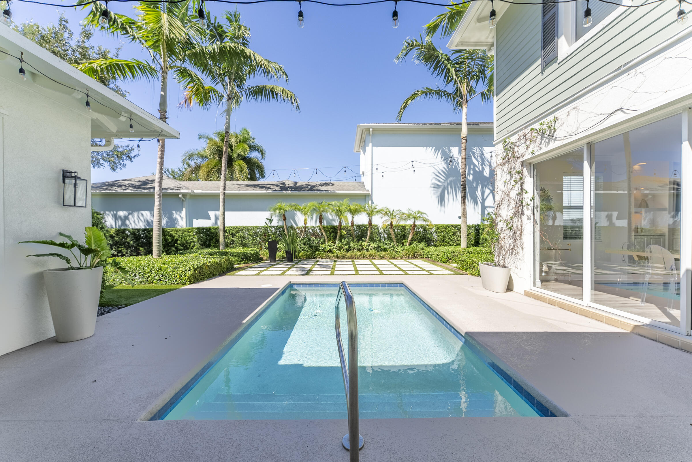 2632 E Community Drive