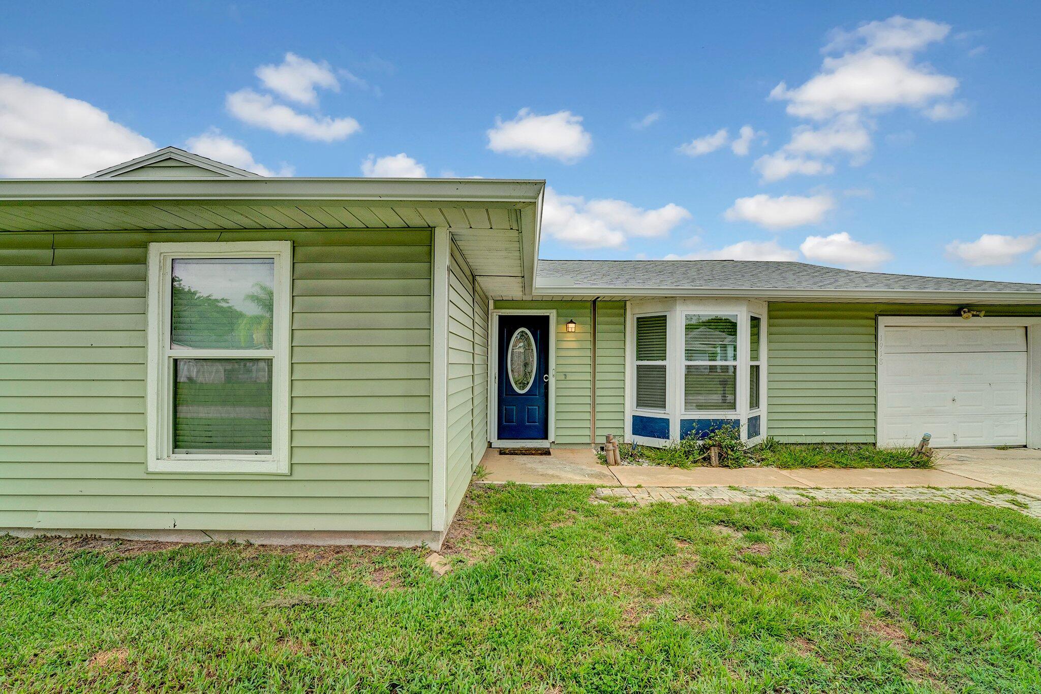 1918 SE Cheltenham Street