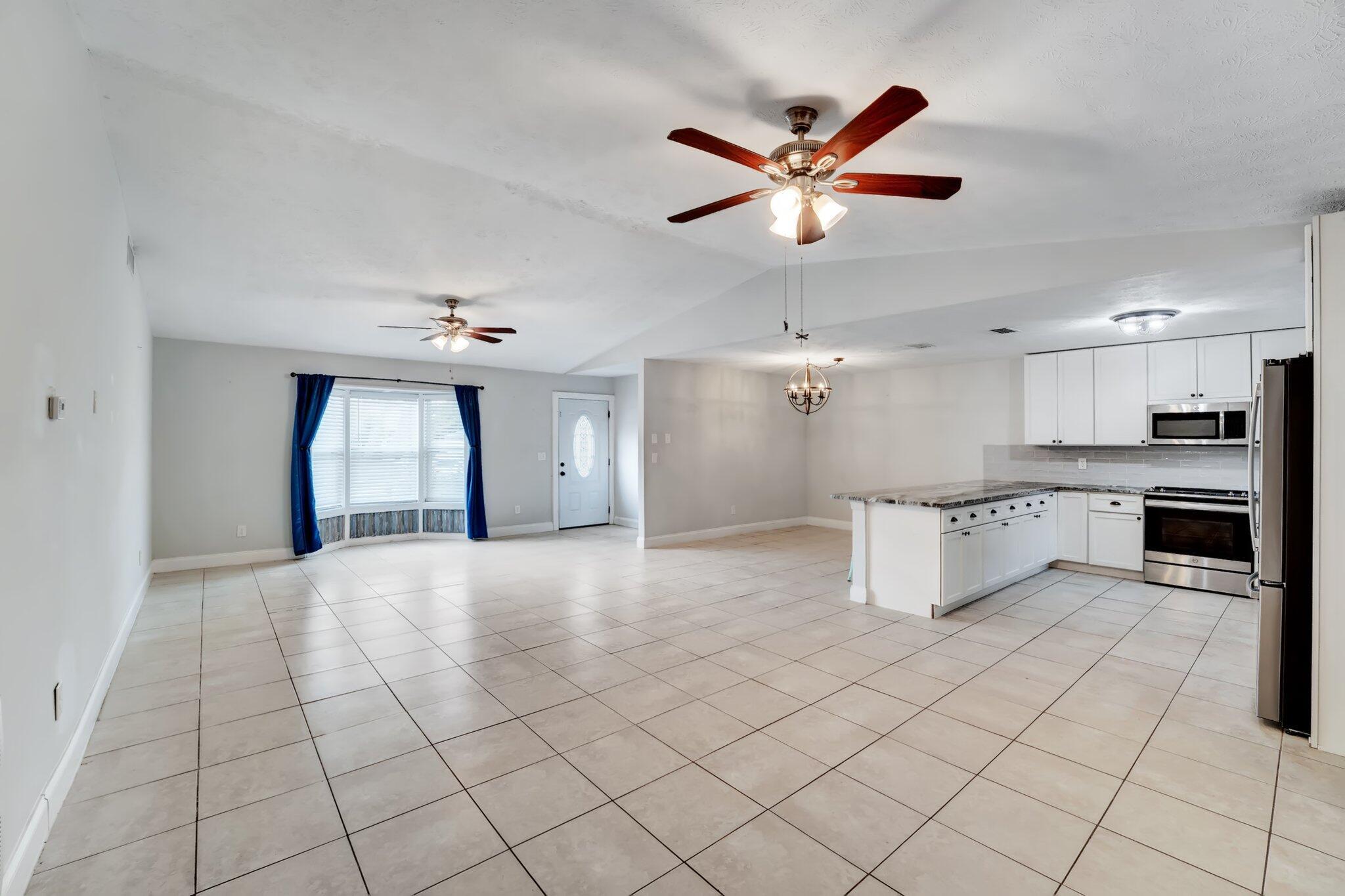 1918 SE Cheltenham Street