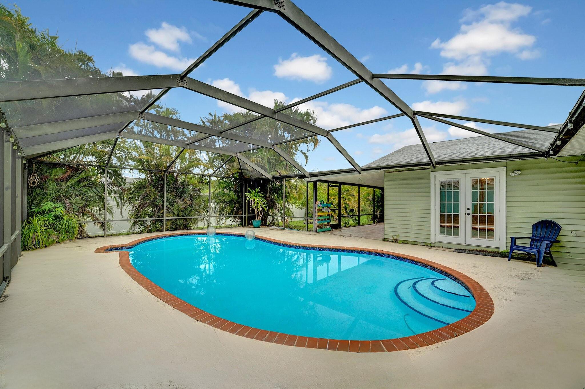 1918 SE Cheltenham Street