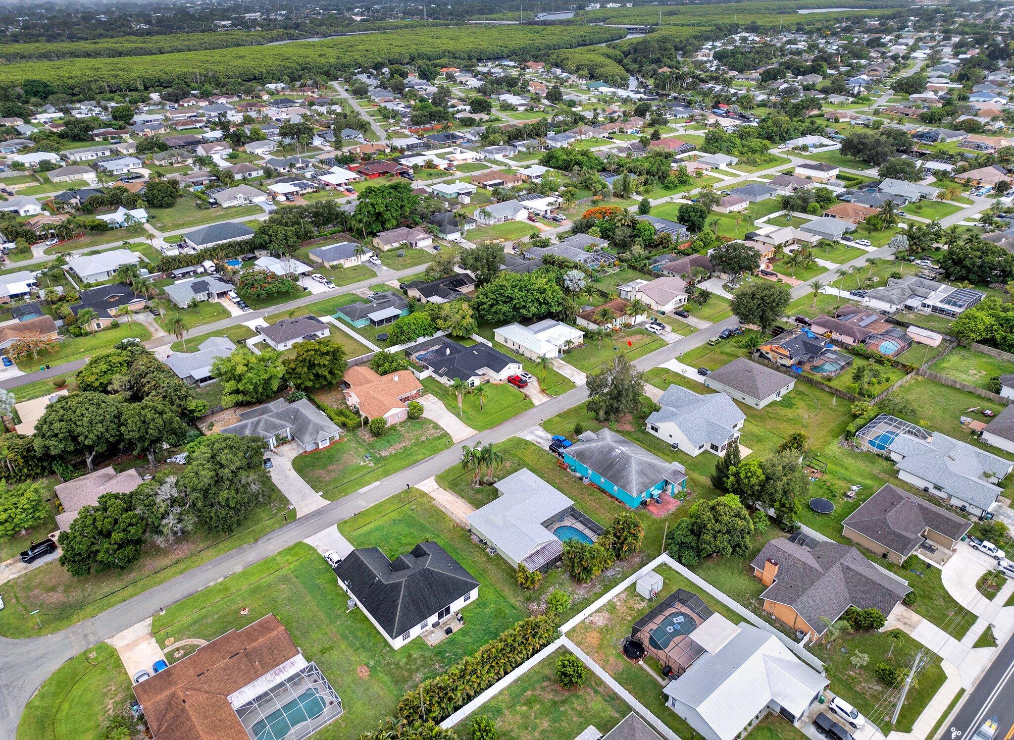 1918 SE Cheltenham Street