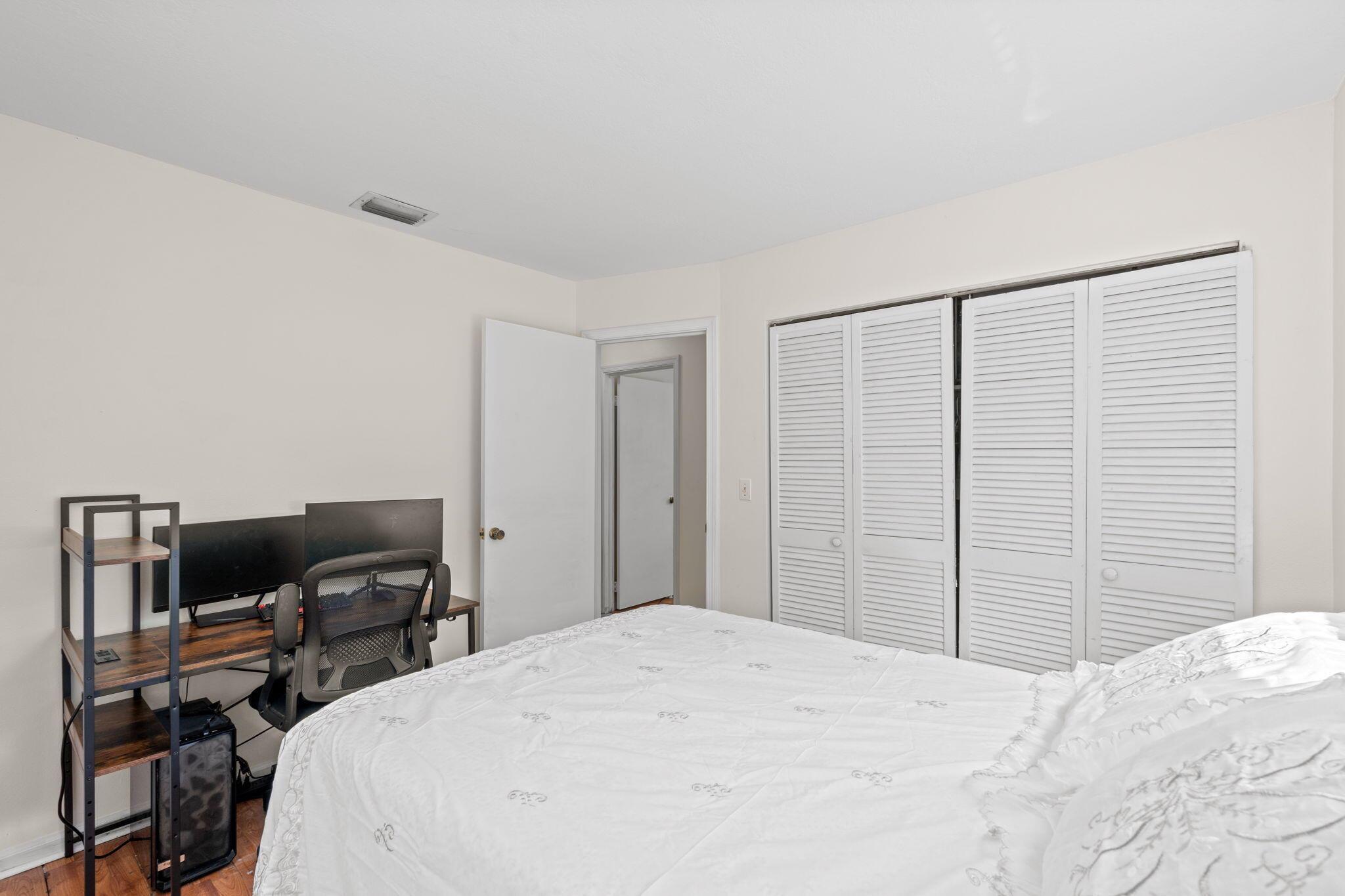 1460 Woodcrest Road E