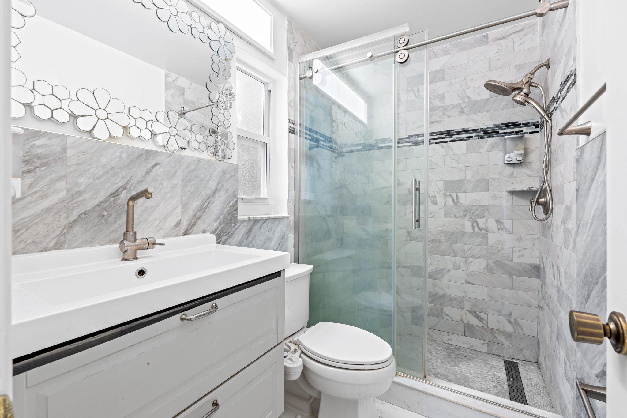 1460 Woodcrest Road E