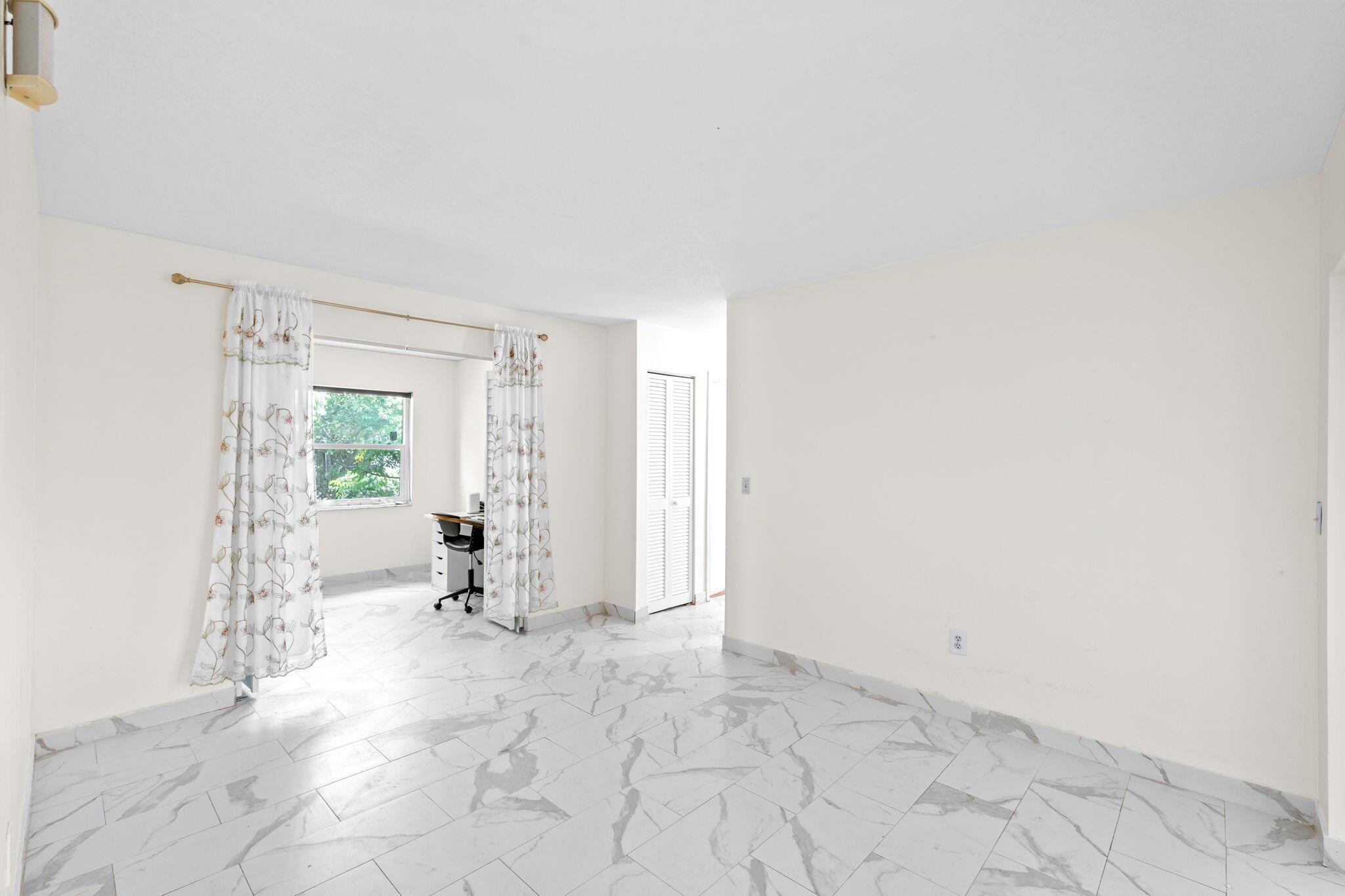 1460 Woodcrest Road E