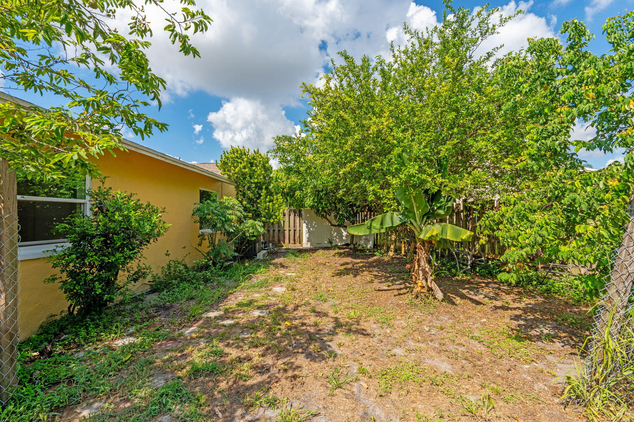 1460 Woodcrest Road E