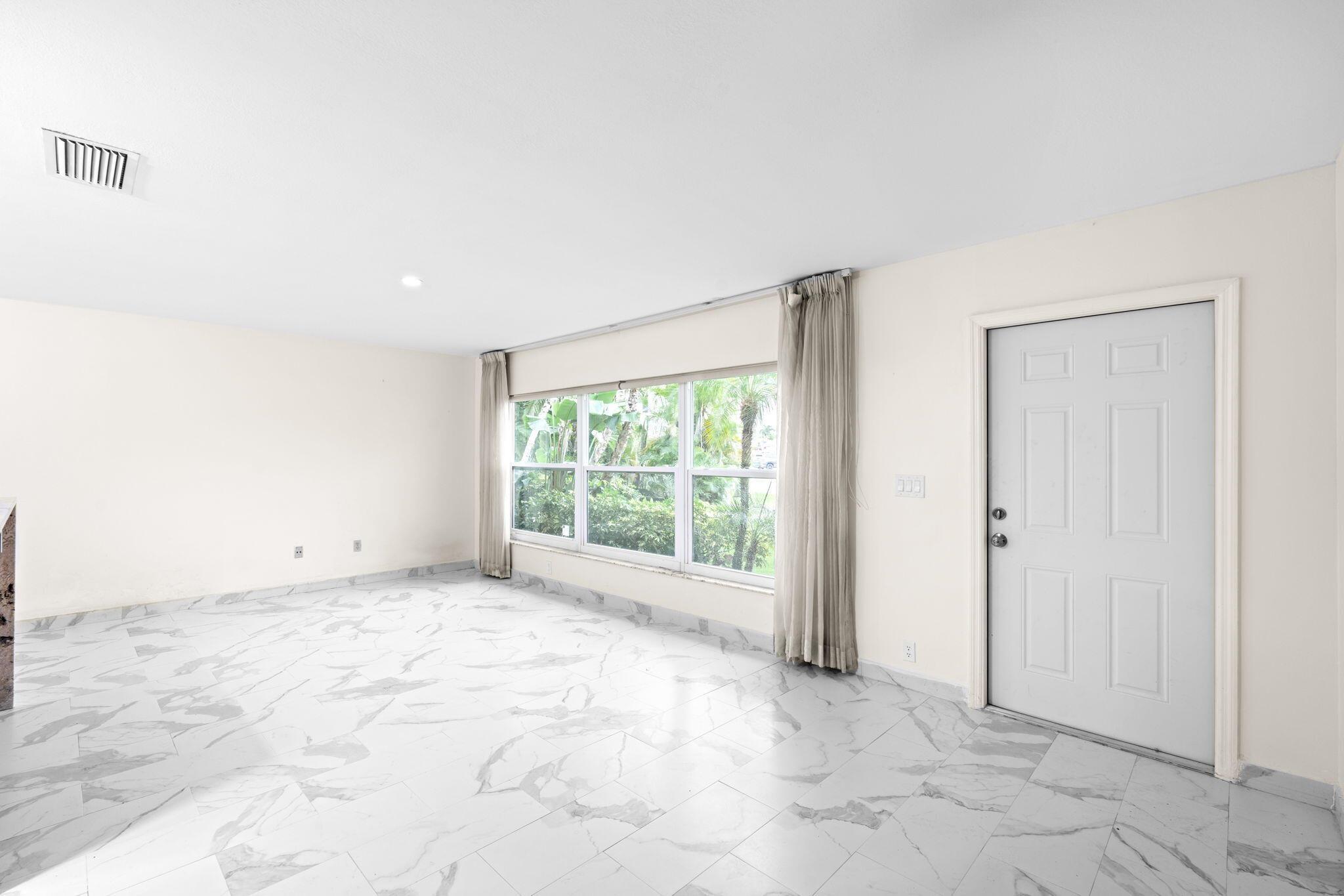 1460 Woodcrest Road E