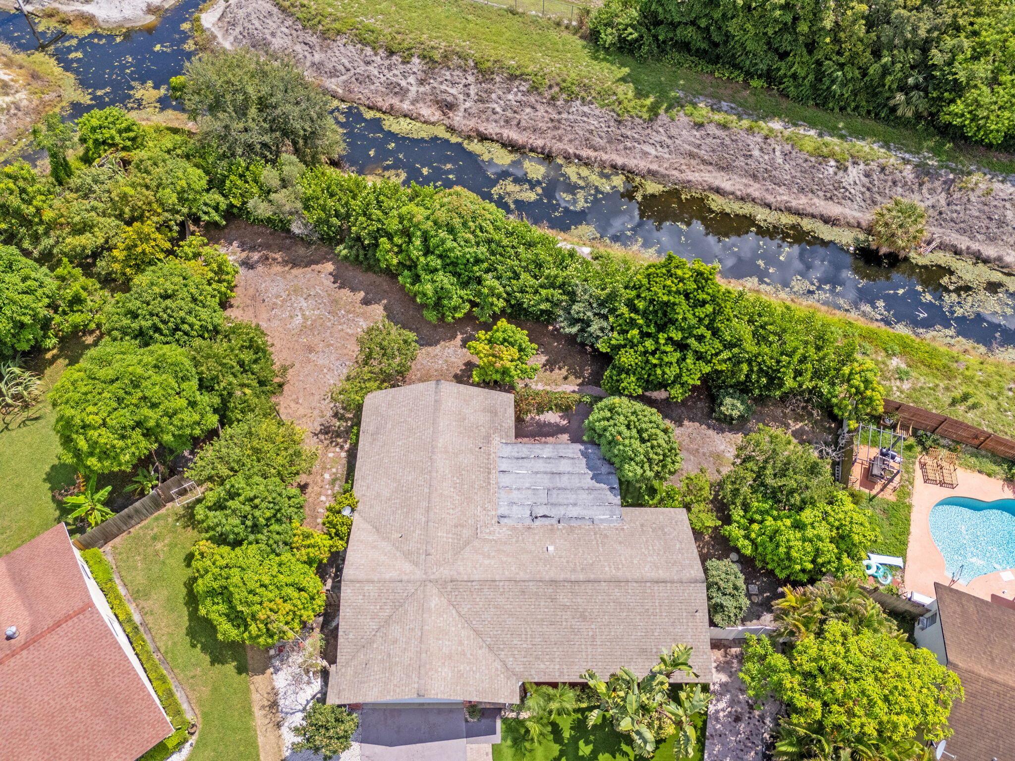 1460 Woodcrest Road E