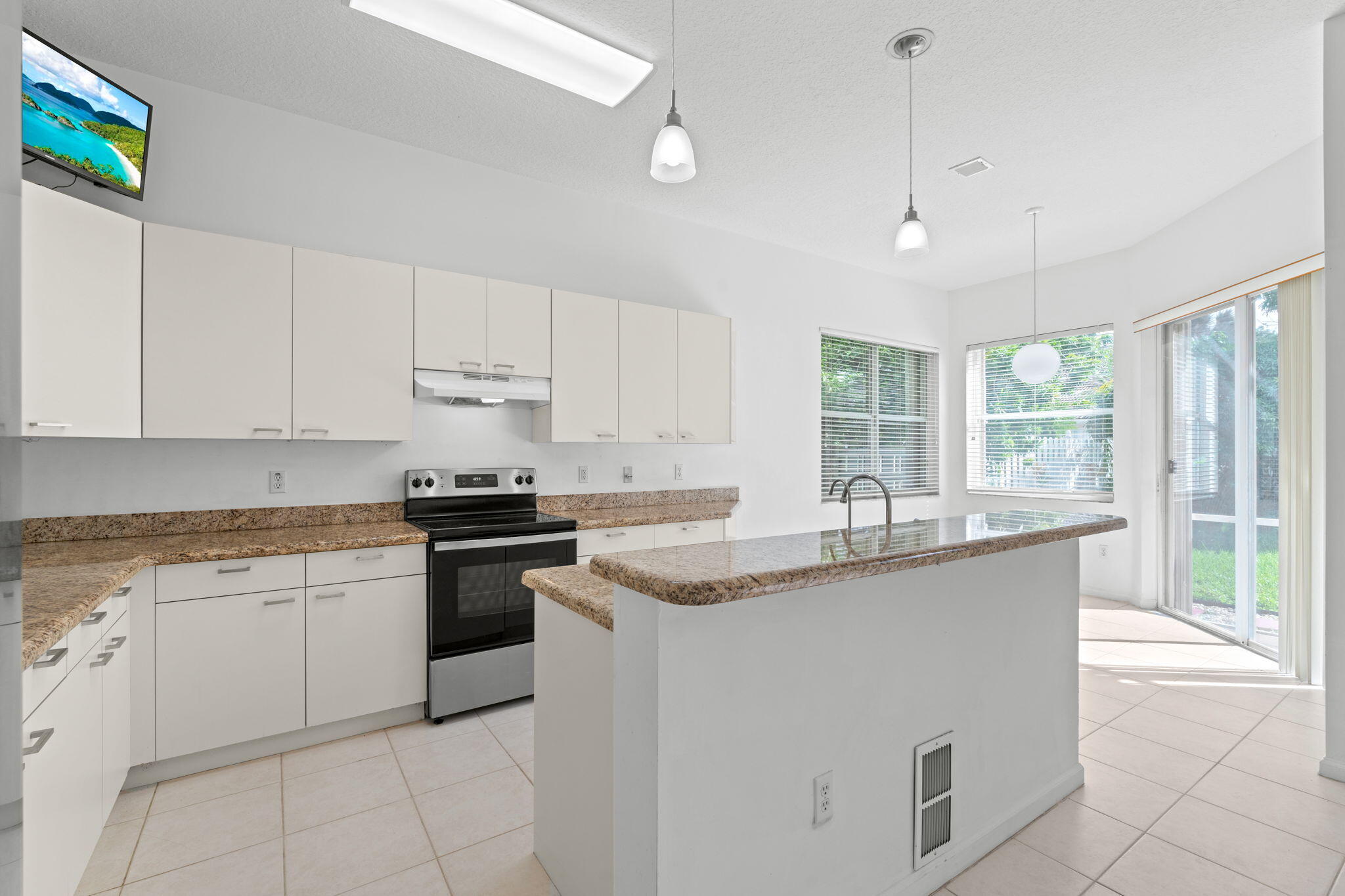 2018 Reston Circle