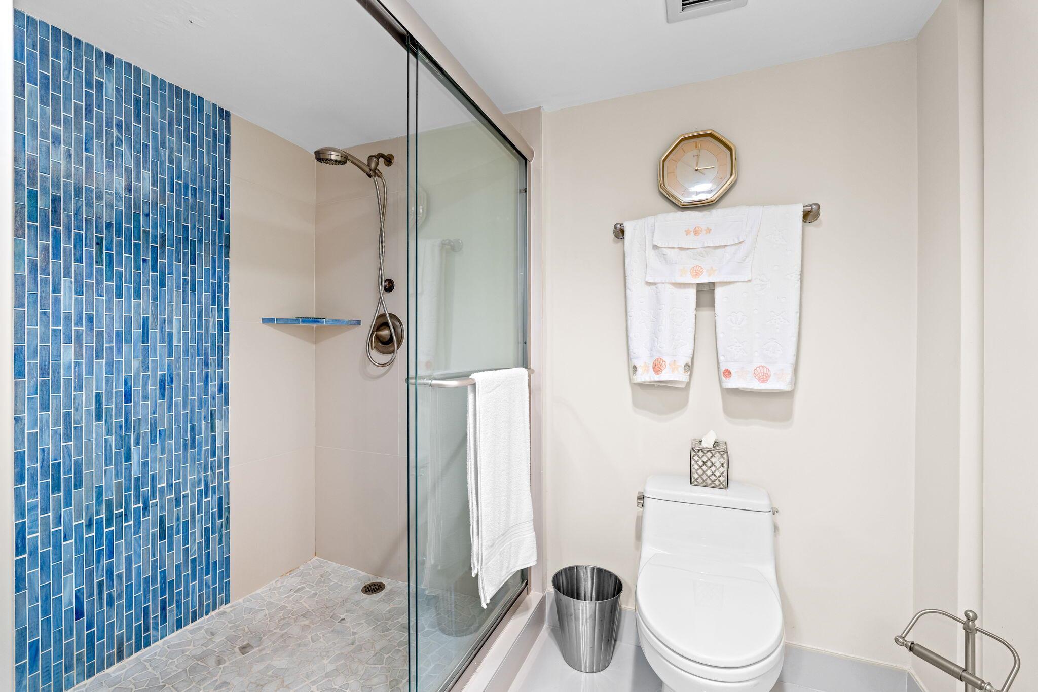 124 Lakeshore Drive 5290