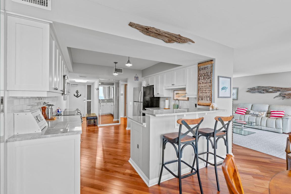 124 Lakeshore Drive 5290