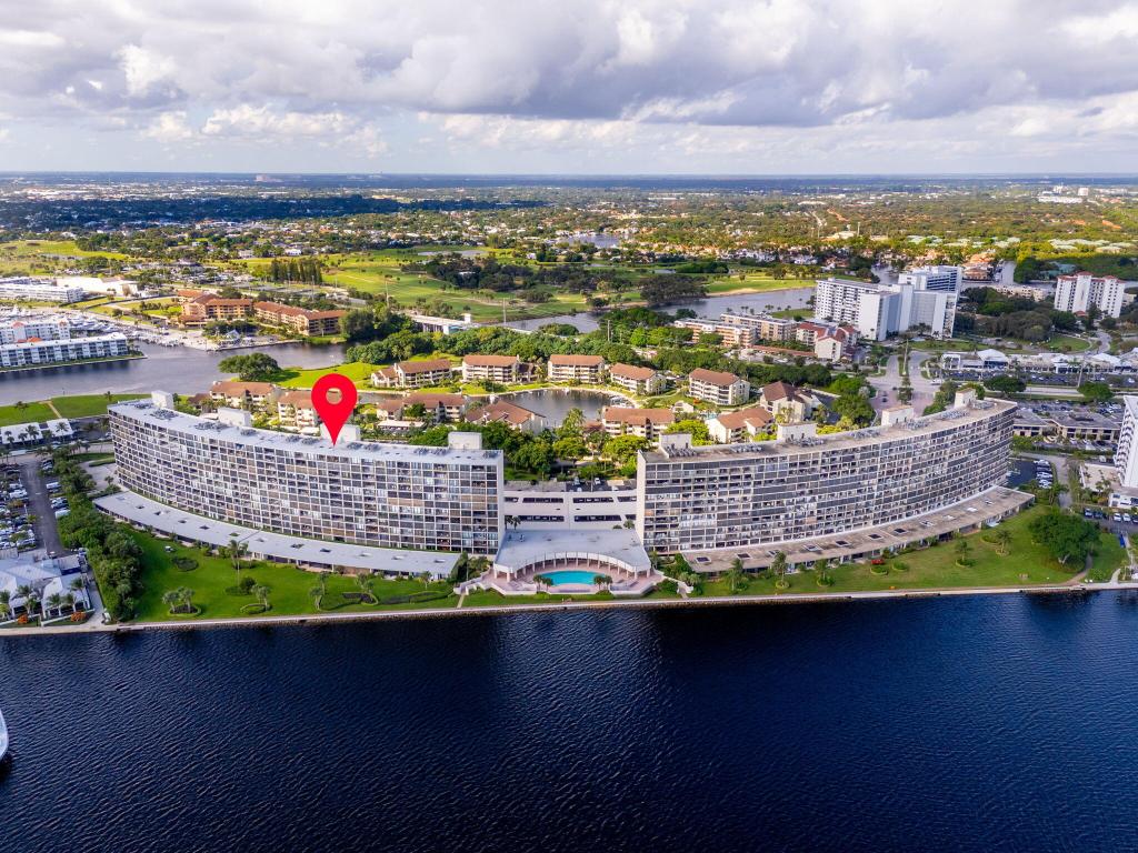 124 Lakeshore Drive 5290