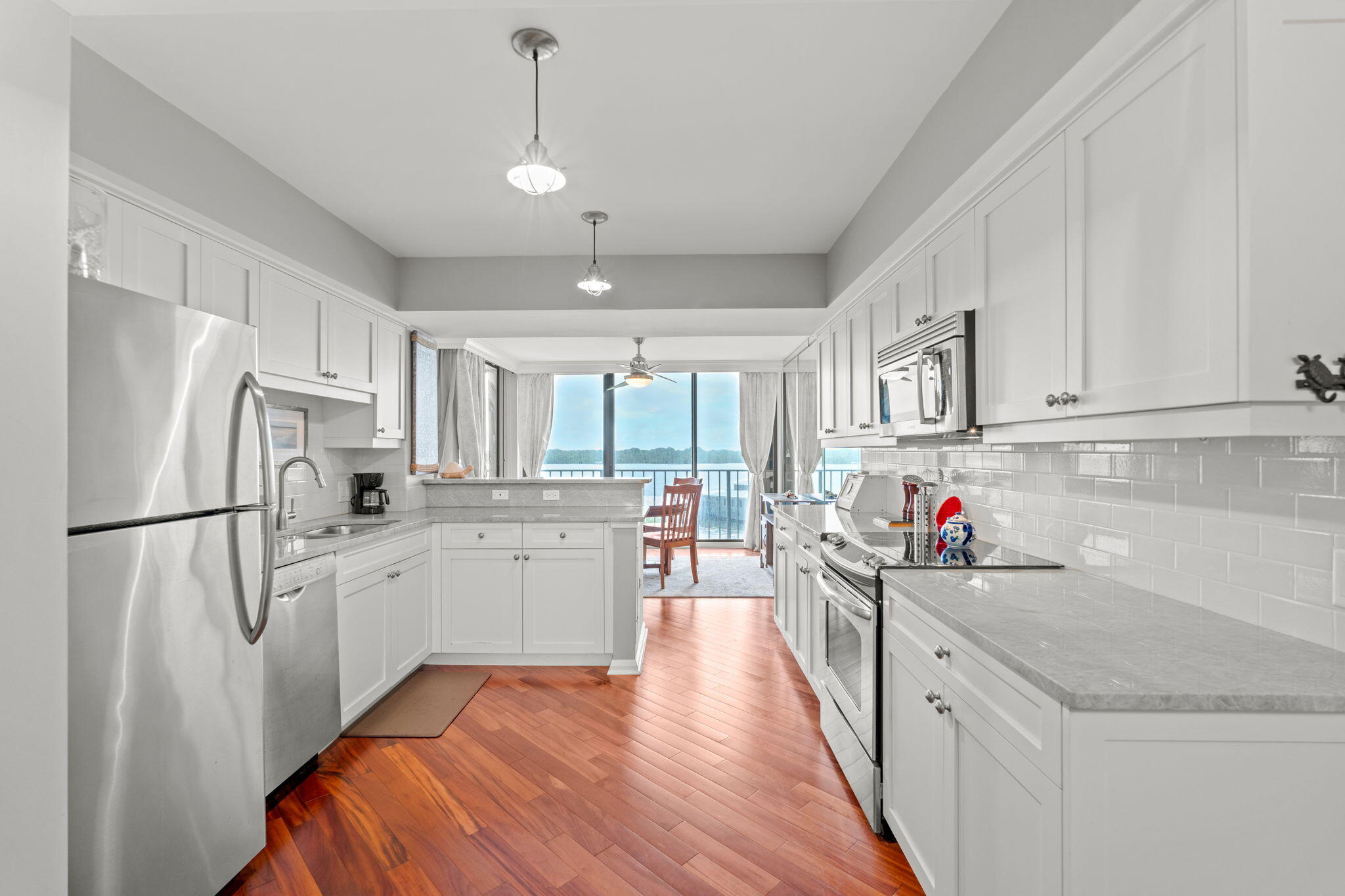 124 Lakeshore Drive 5290