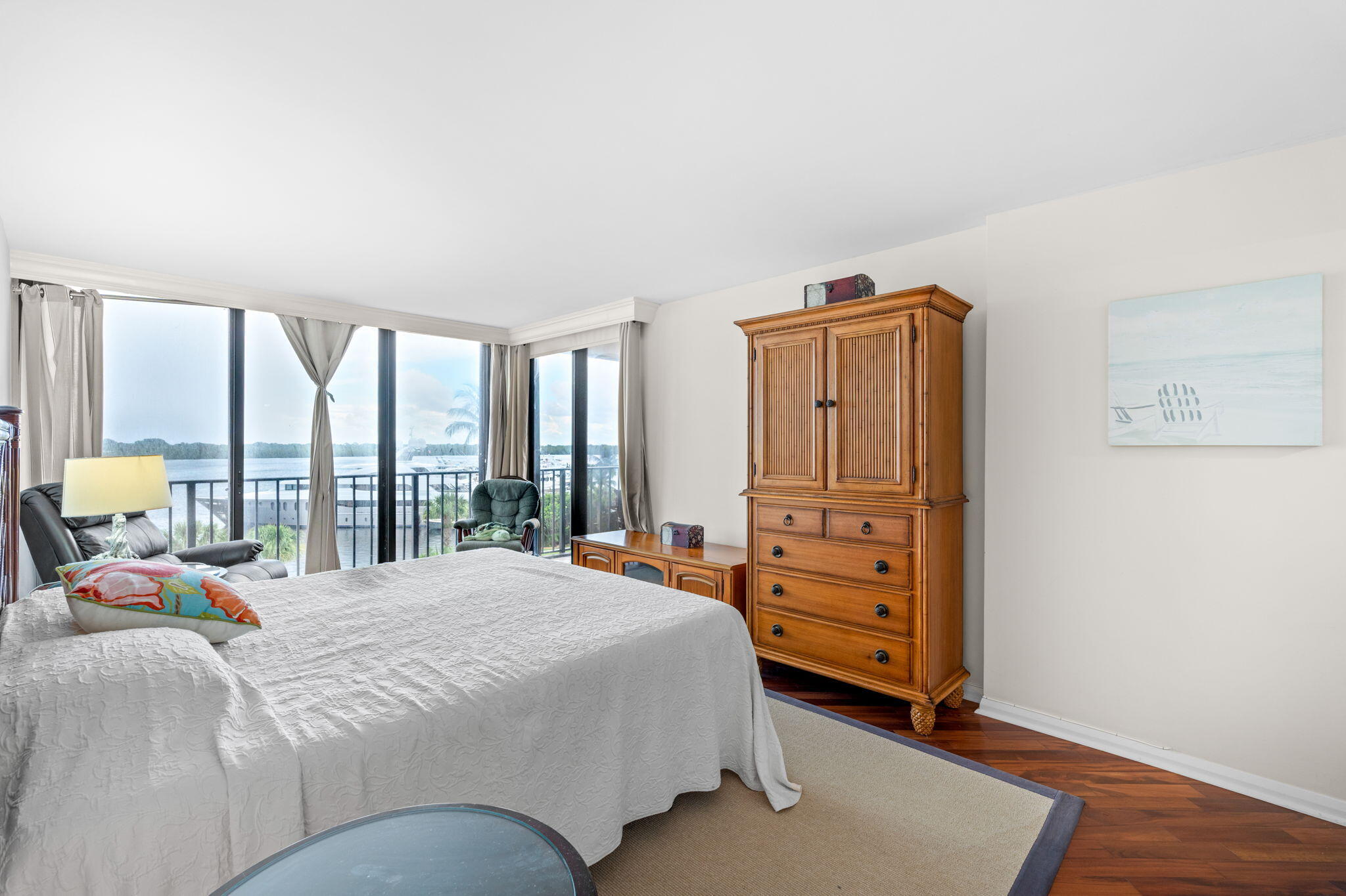 124 Lakeshore Drive 5290