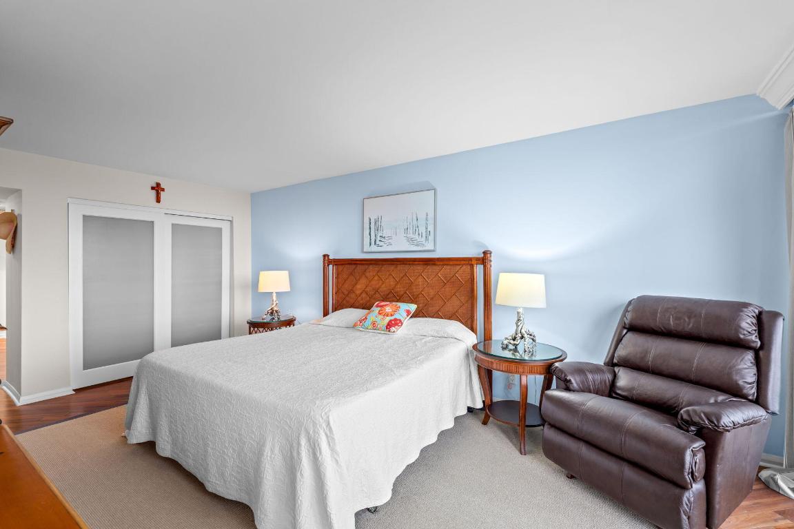 124 Lakeshore Drive 5290