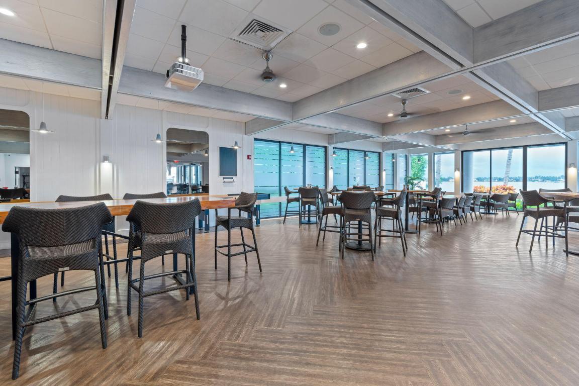 124 Lakeshore Drive 5290