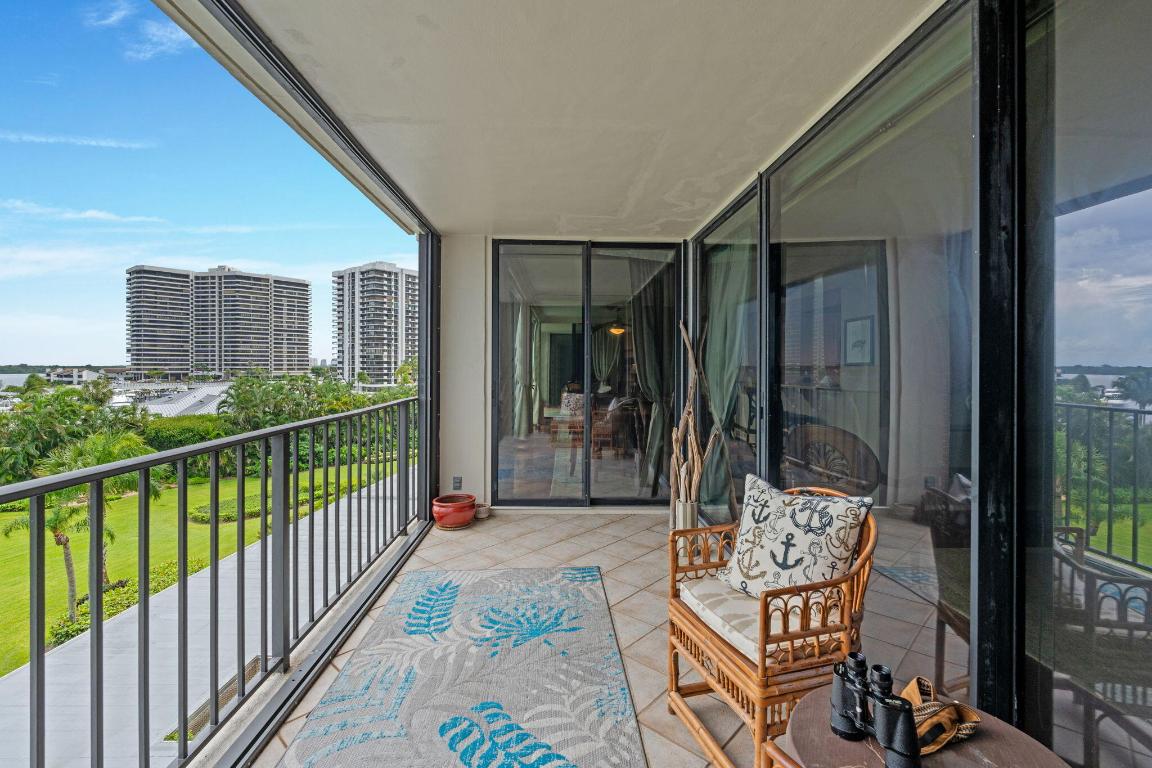 124 Lakeshore Drive 5290