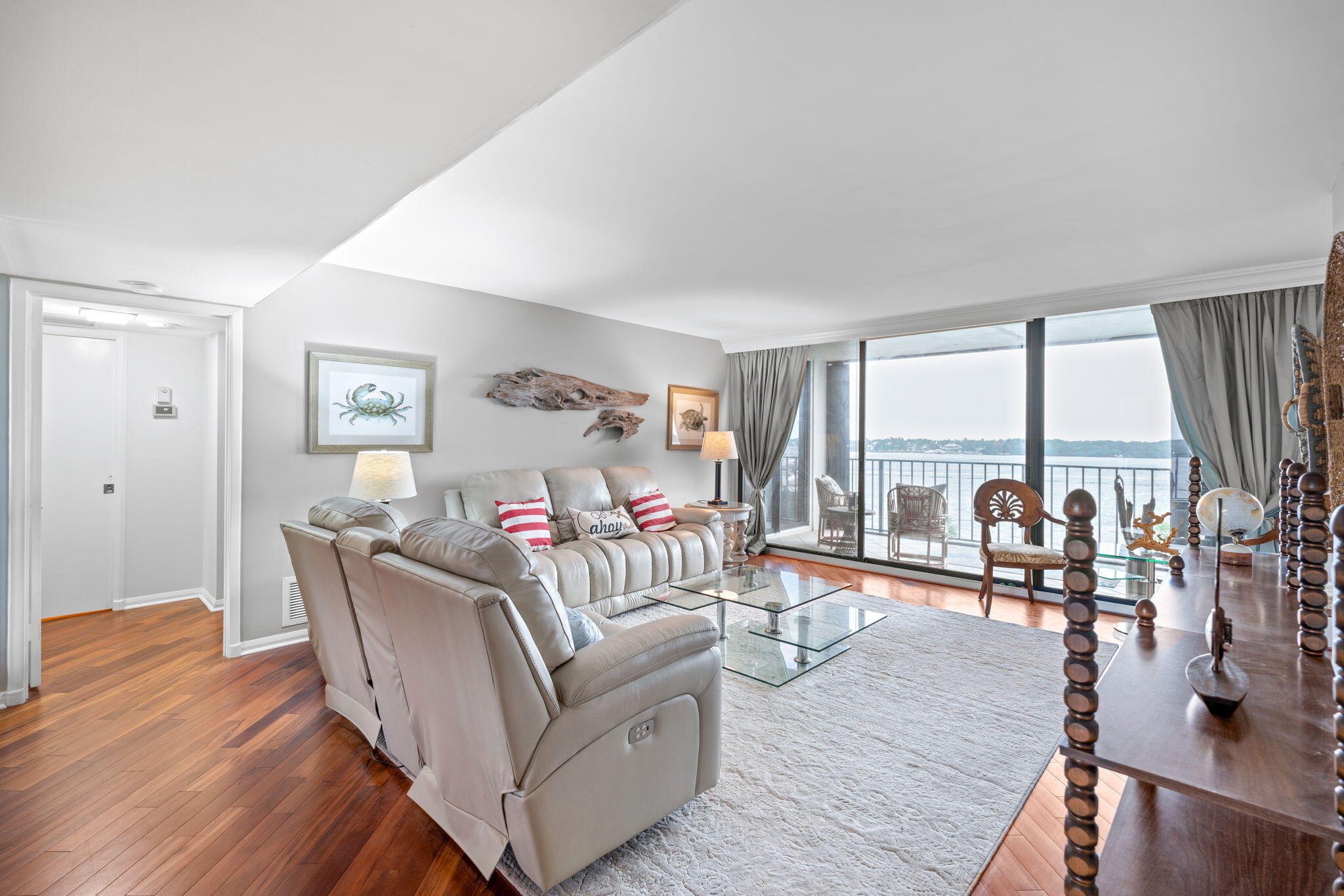 124 Lakeshore Drive 5290