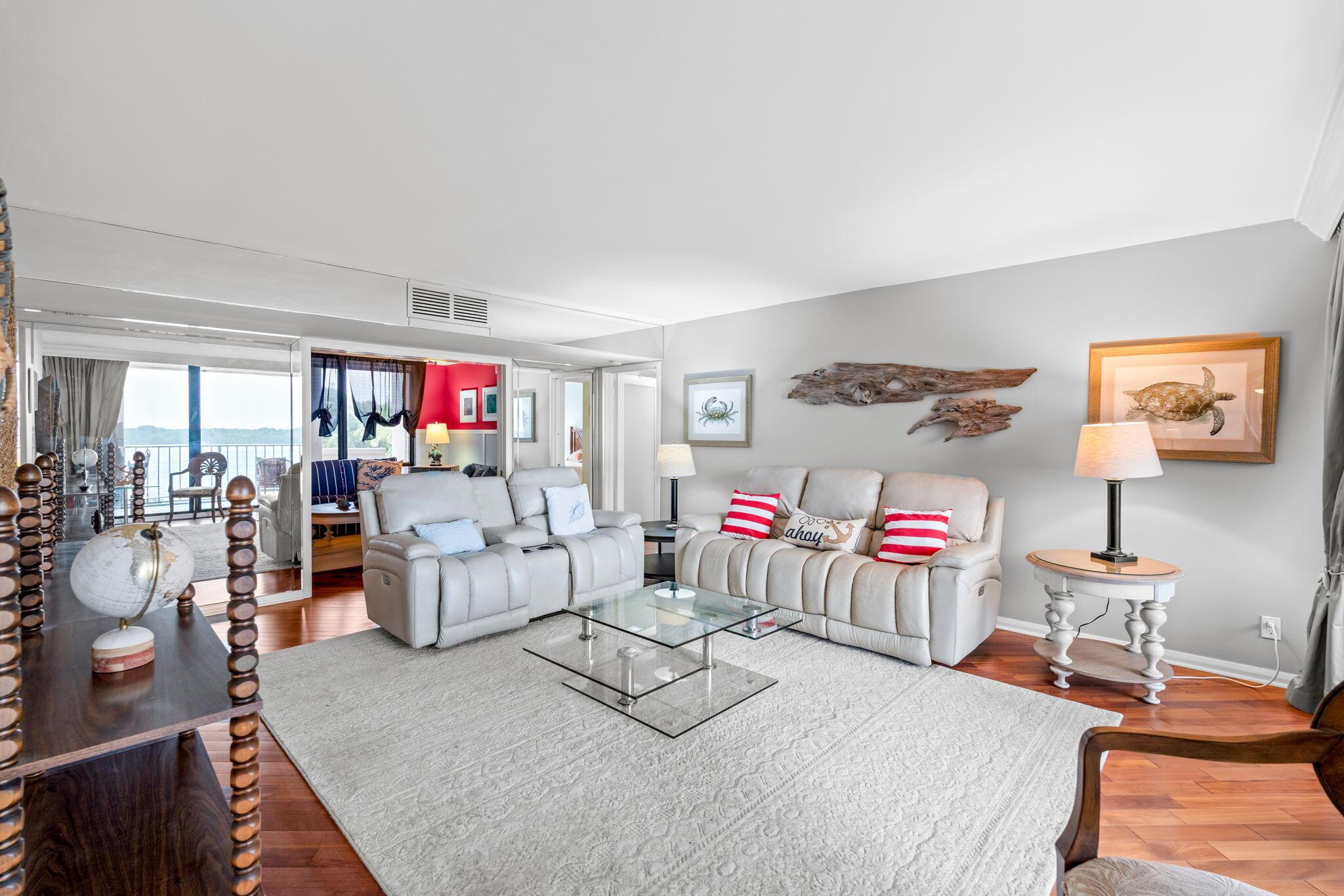 124 Lakeshore Drive 5290