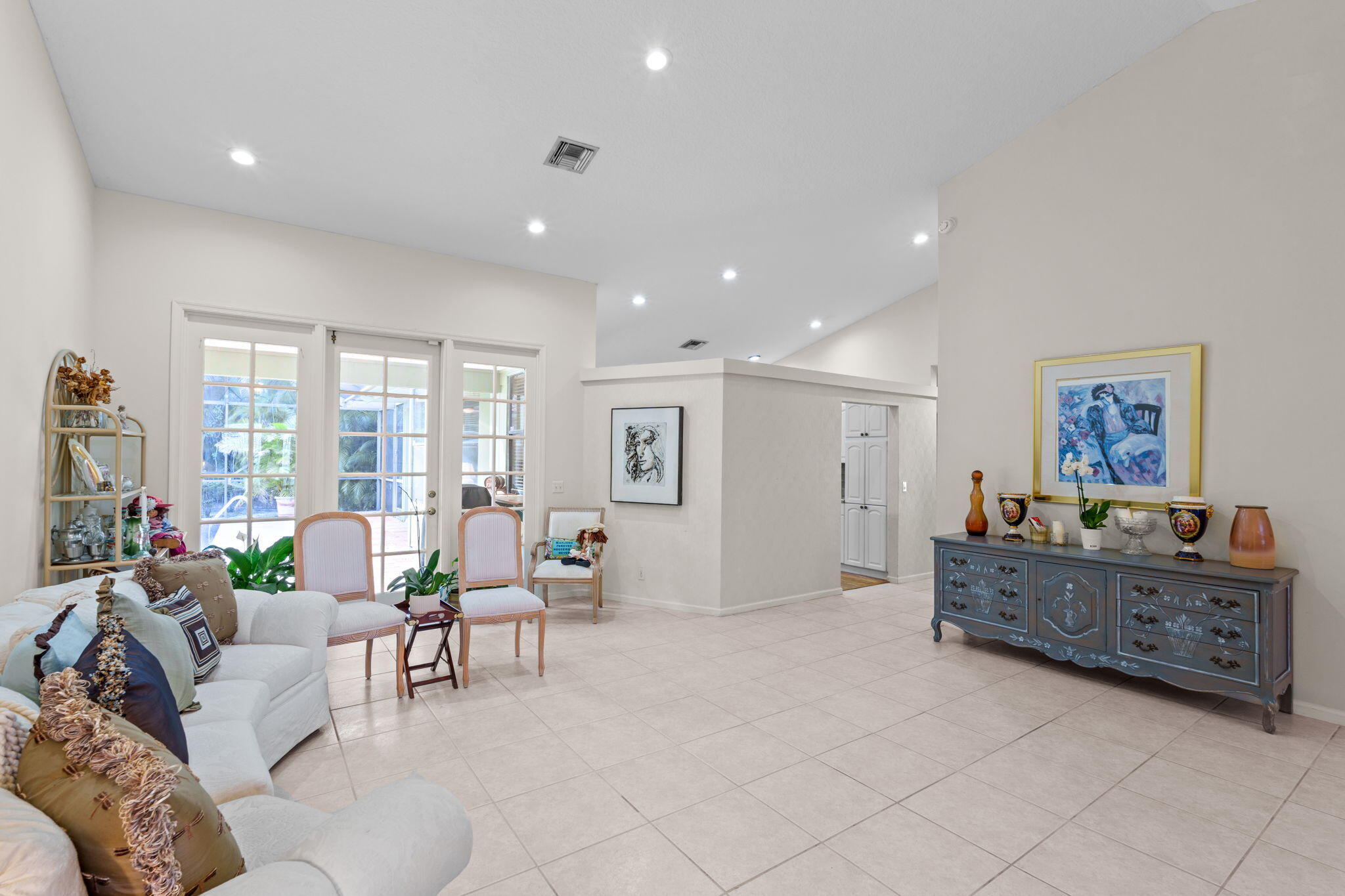 9055 Cypress Hollow Drive