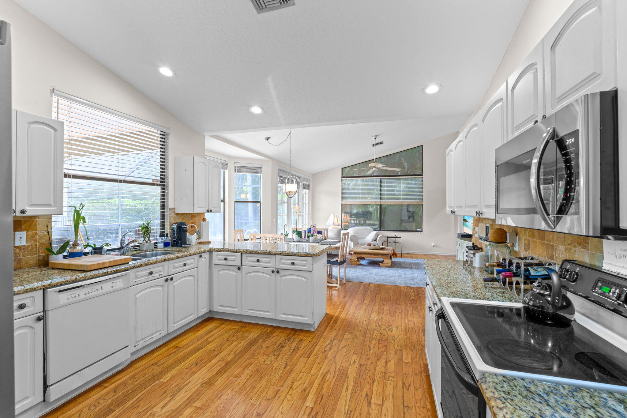 9055 Cypress Hollow Drive